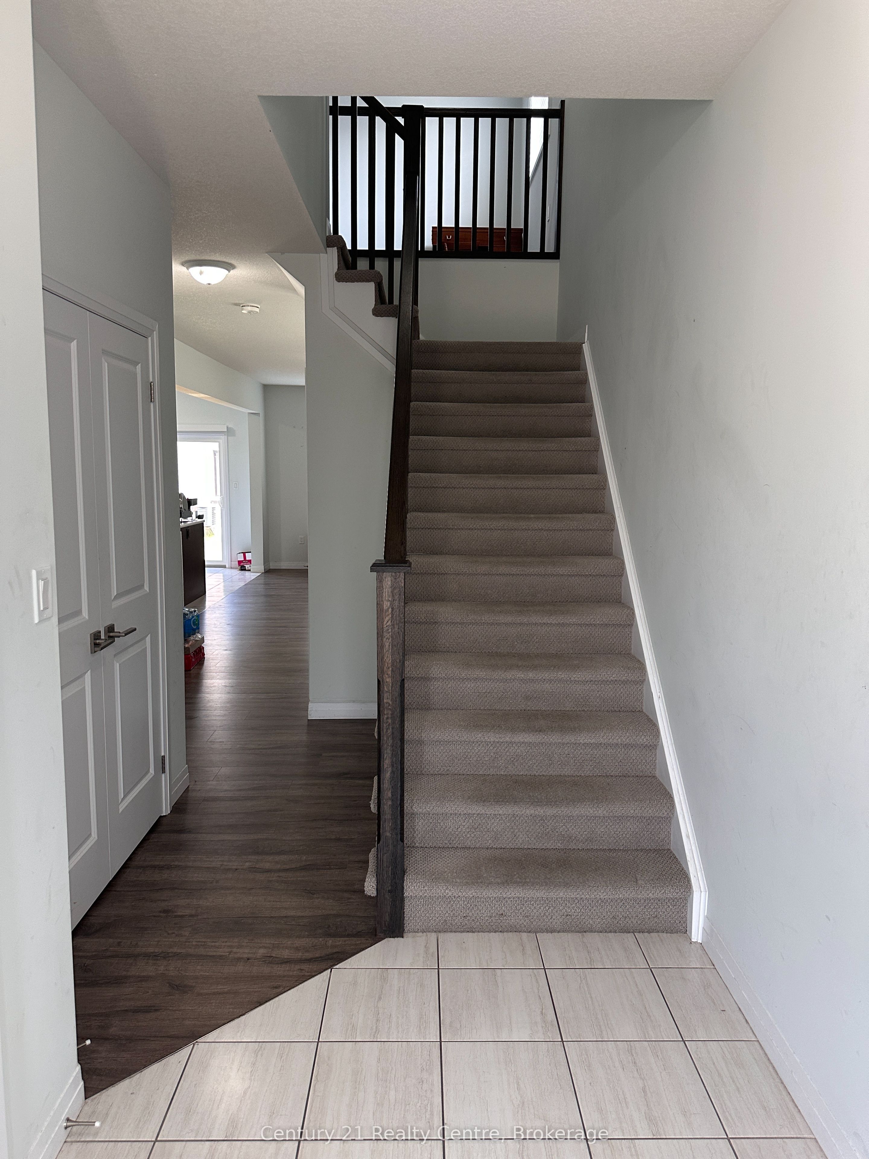 520 Grey Street #32 Property Photo 10