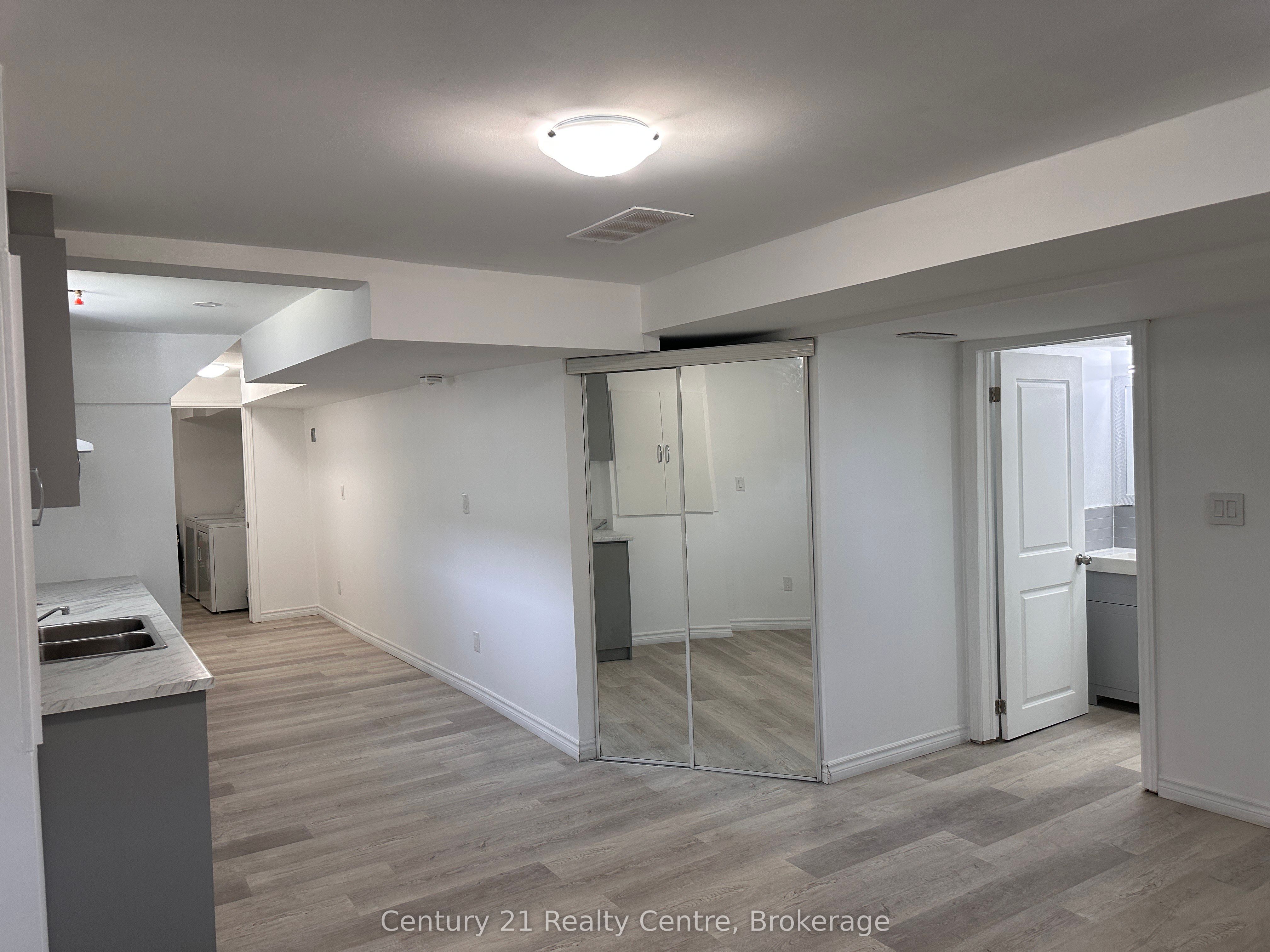 520 Grey Street #32 Property Photo 18