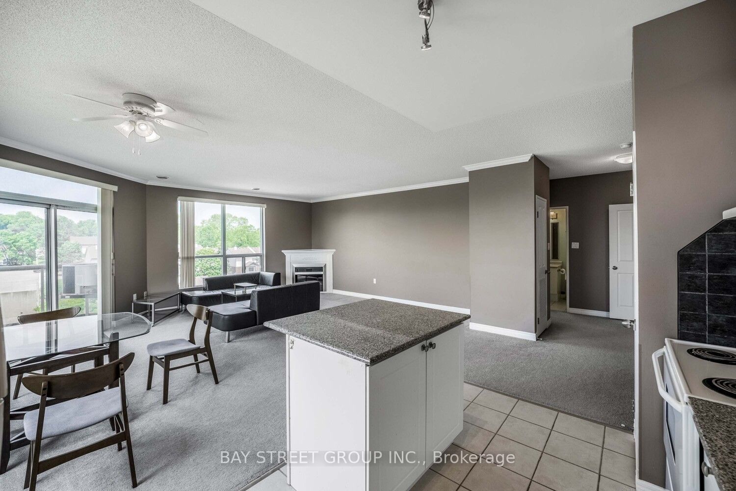 255 Keats Way 606 Property Photo 17