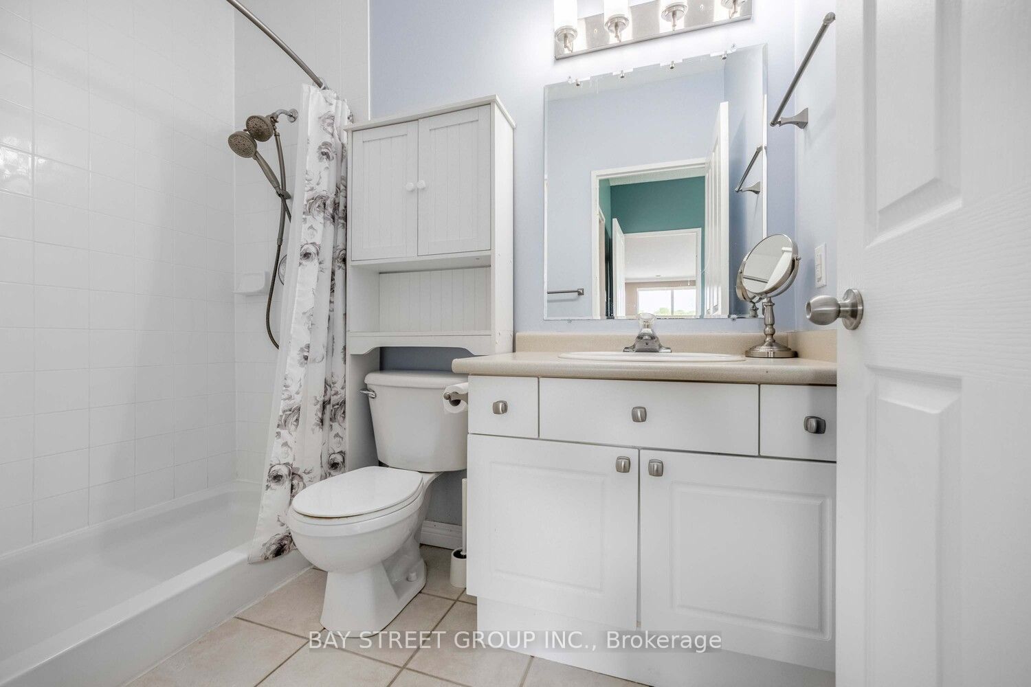 255 Keats Way 606 Property Photo 23