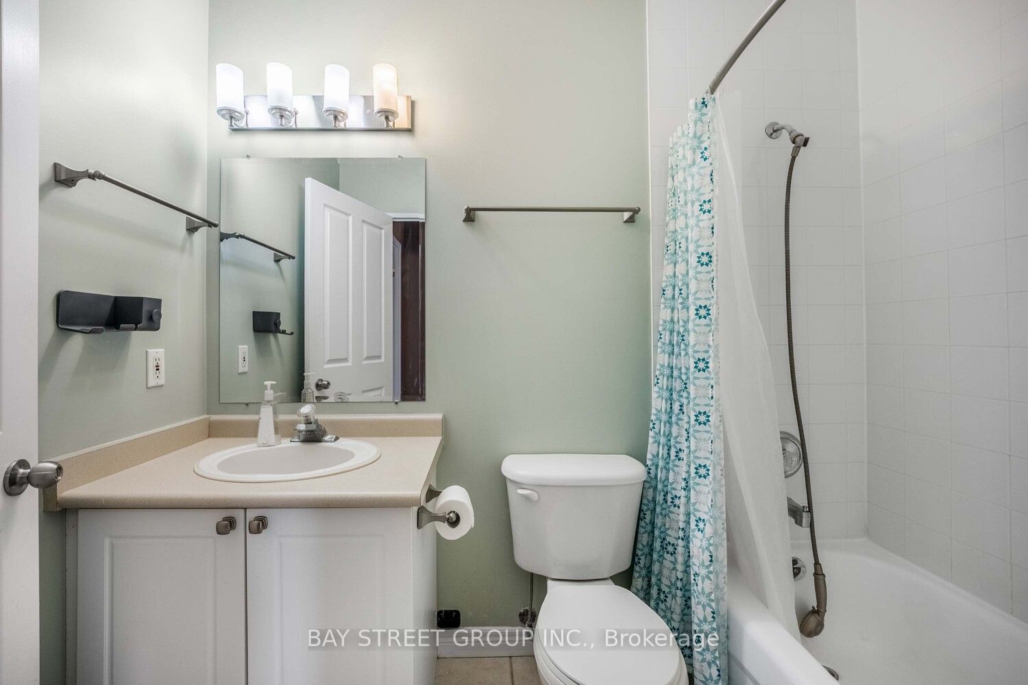 255 Keats Way 606 Property Photo 24