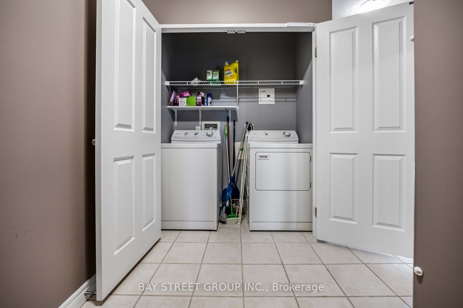 255 Keats Way 606 Property Photo 25