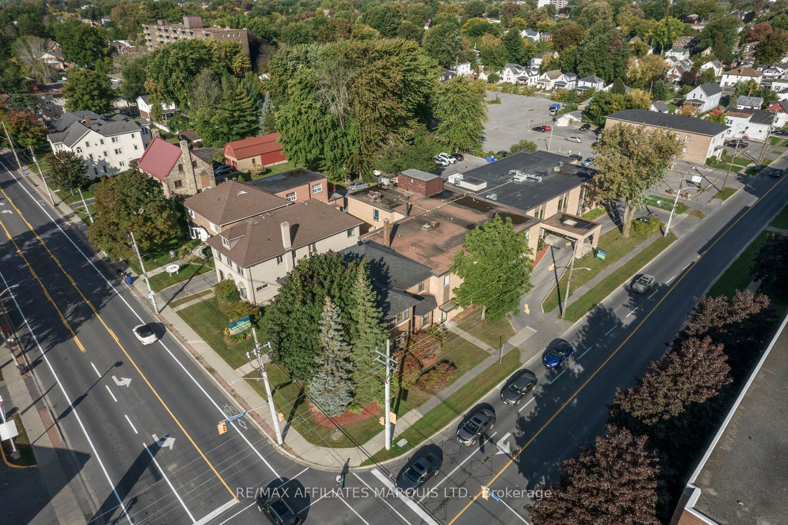 439 Second Street E Property Photo 1