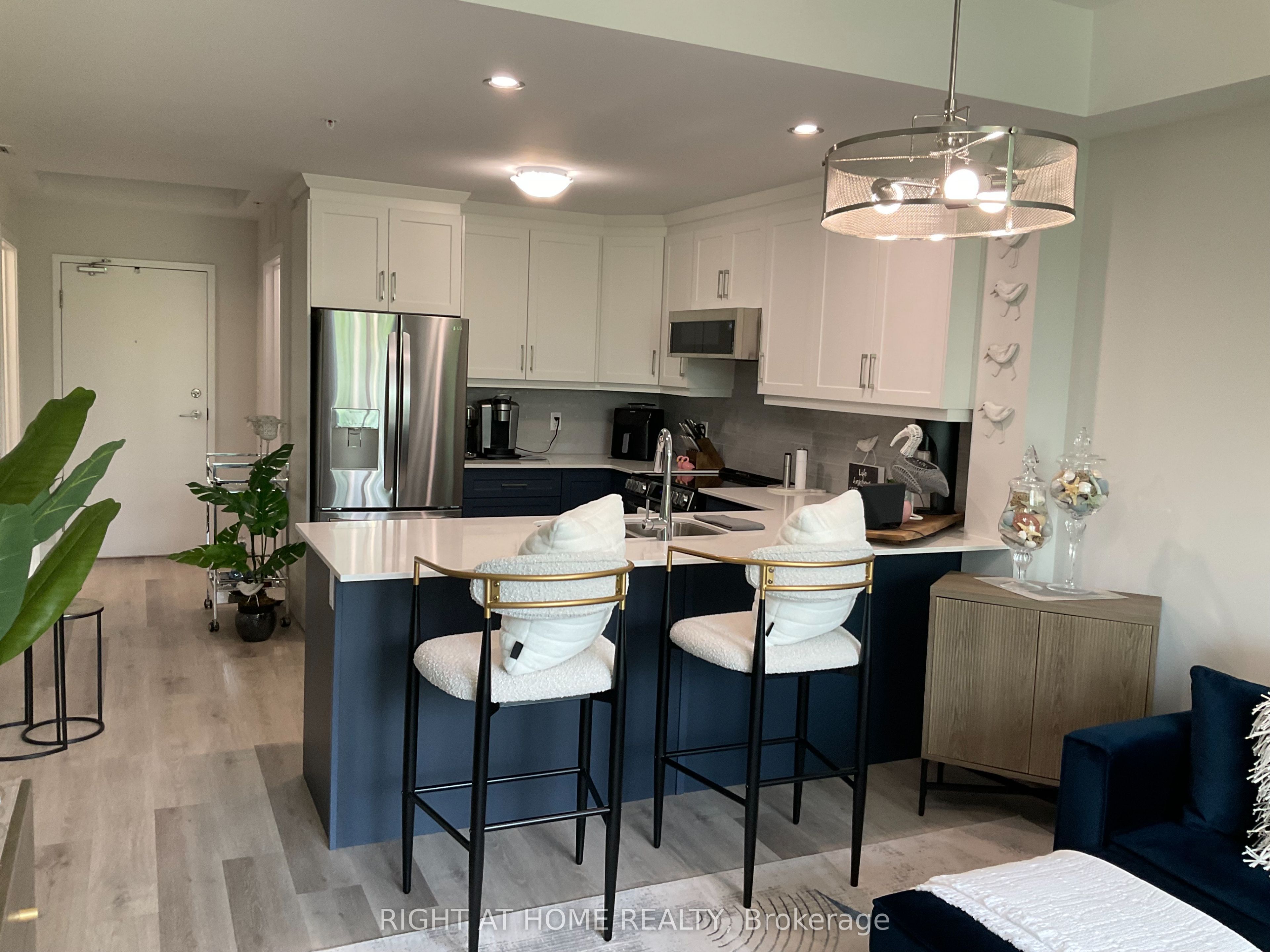 #211 - 100 The Promenade Road Property Photo 1