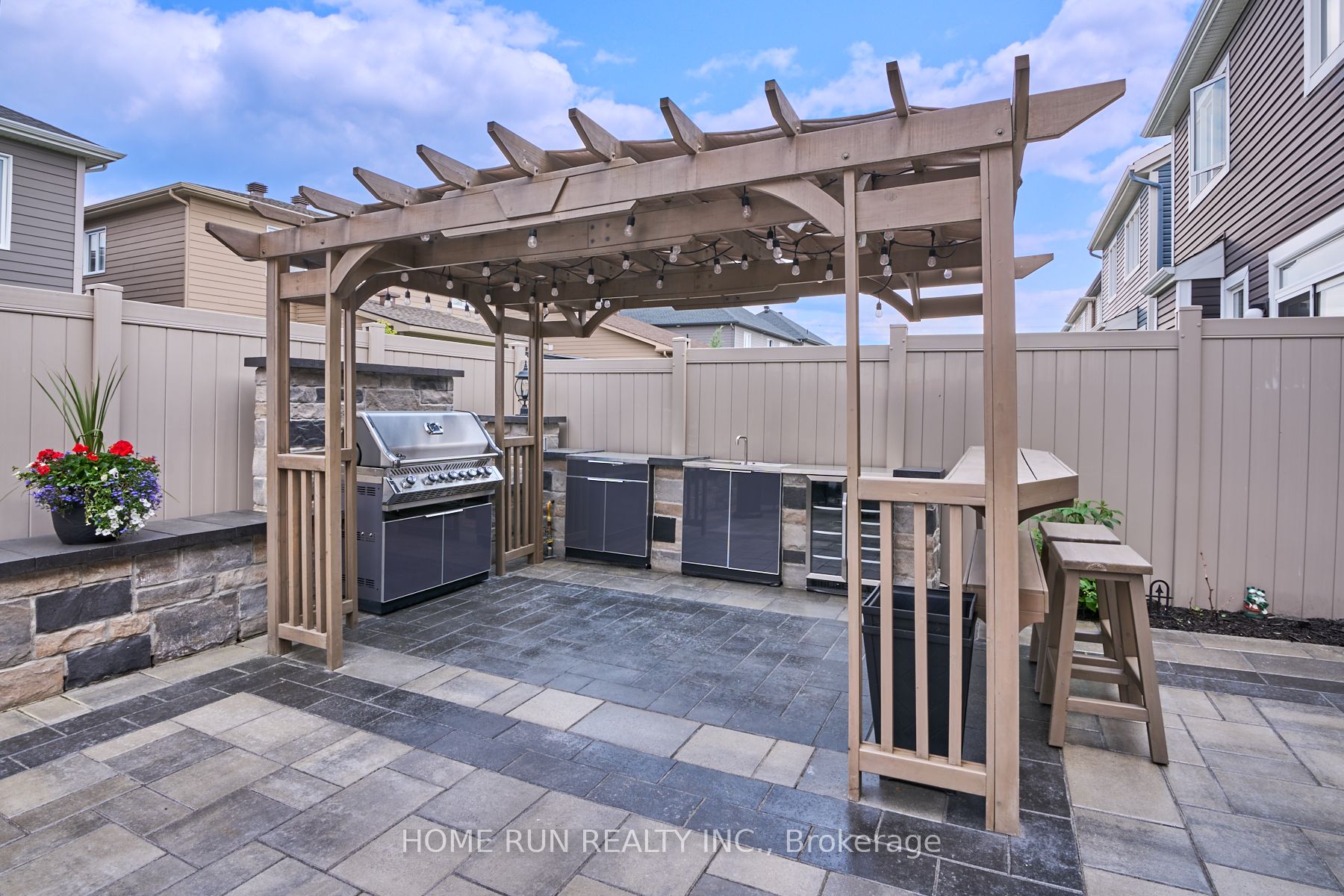 341 Rouncey Road Property Photo 4