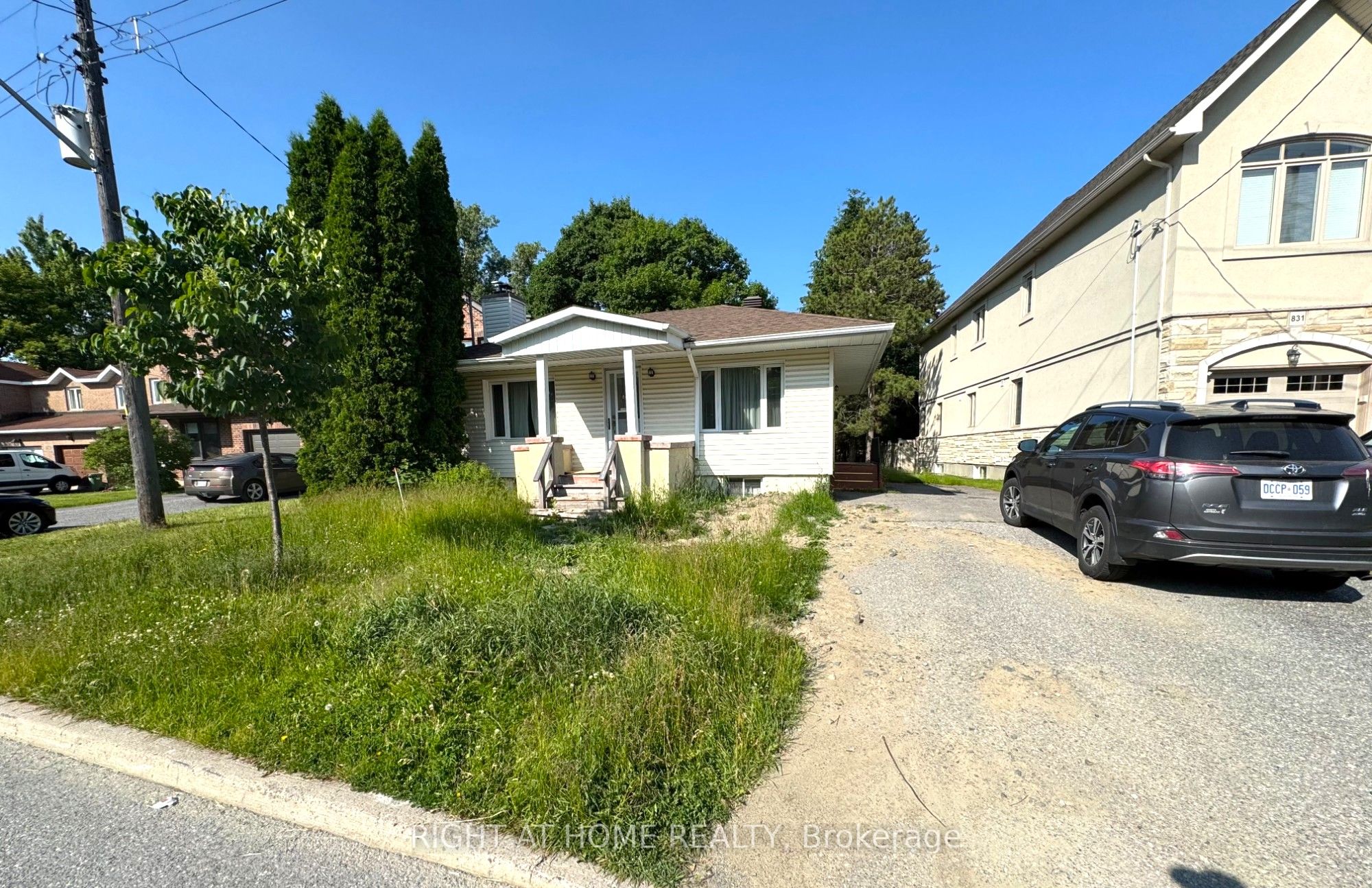 827 Riddell Avenue Property Photo 1