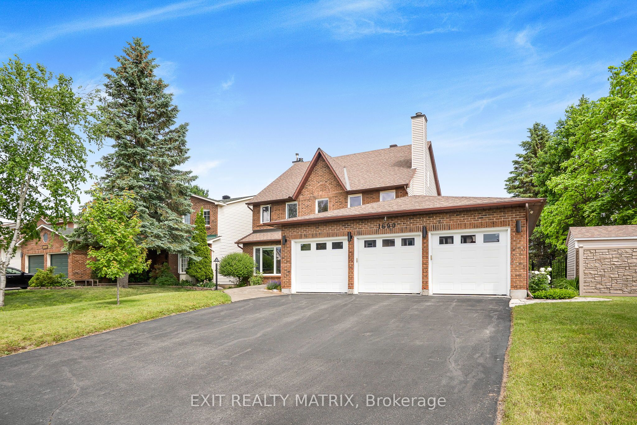 1690 Caminiti Crescent Property Photo 2