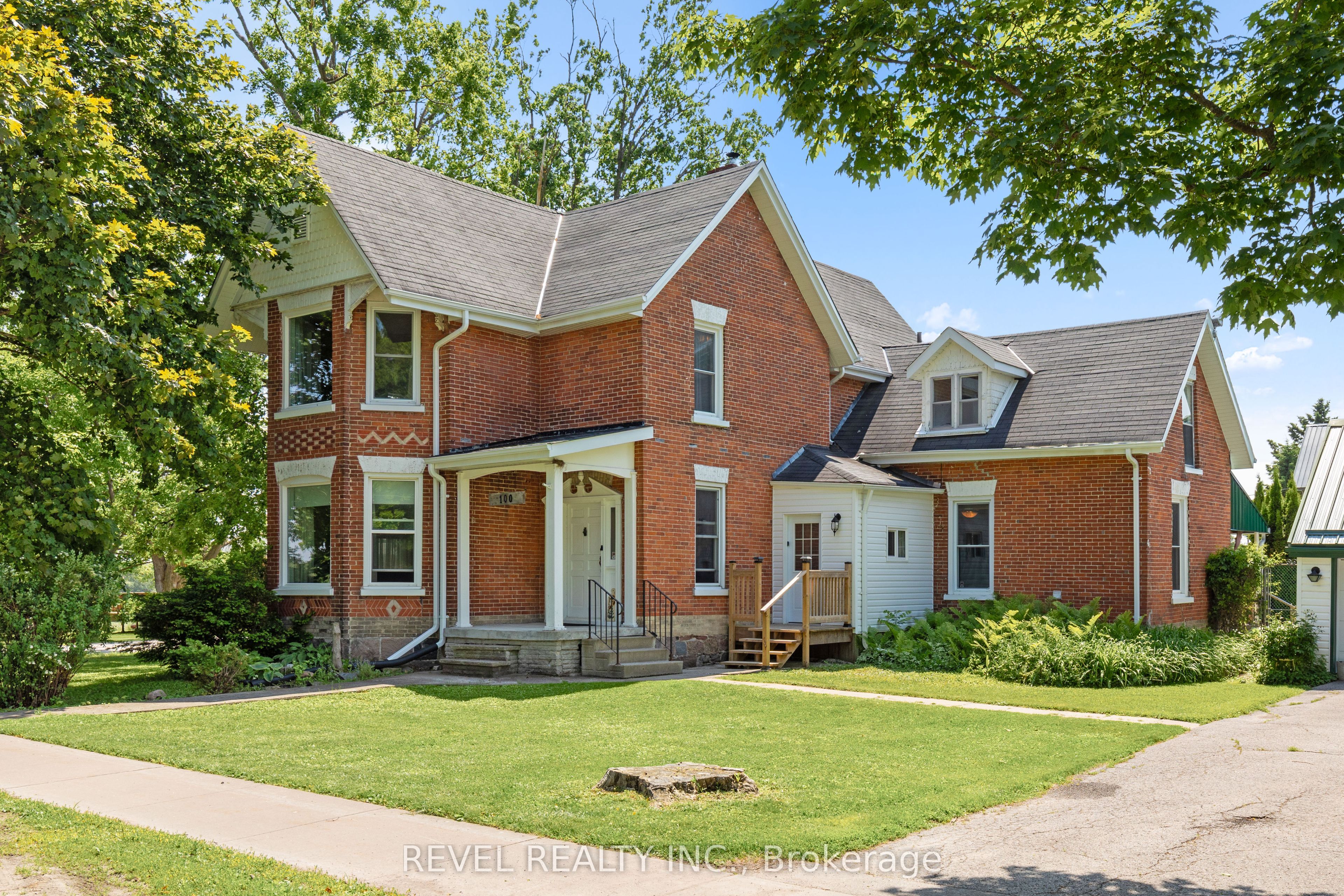 100 Nappadale Street Property Photo 1