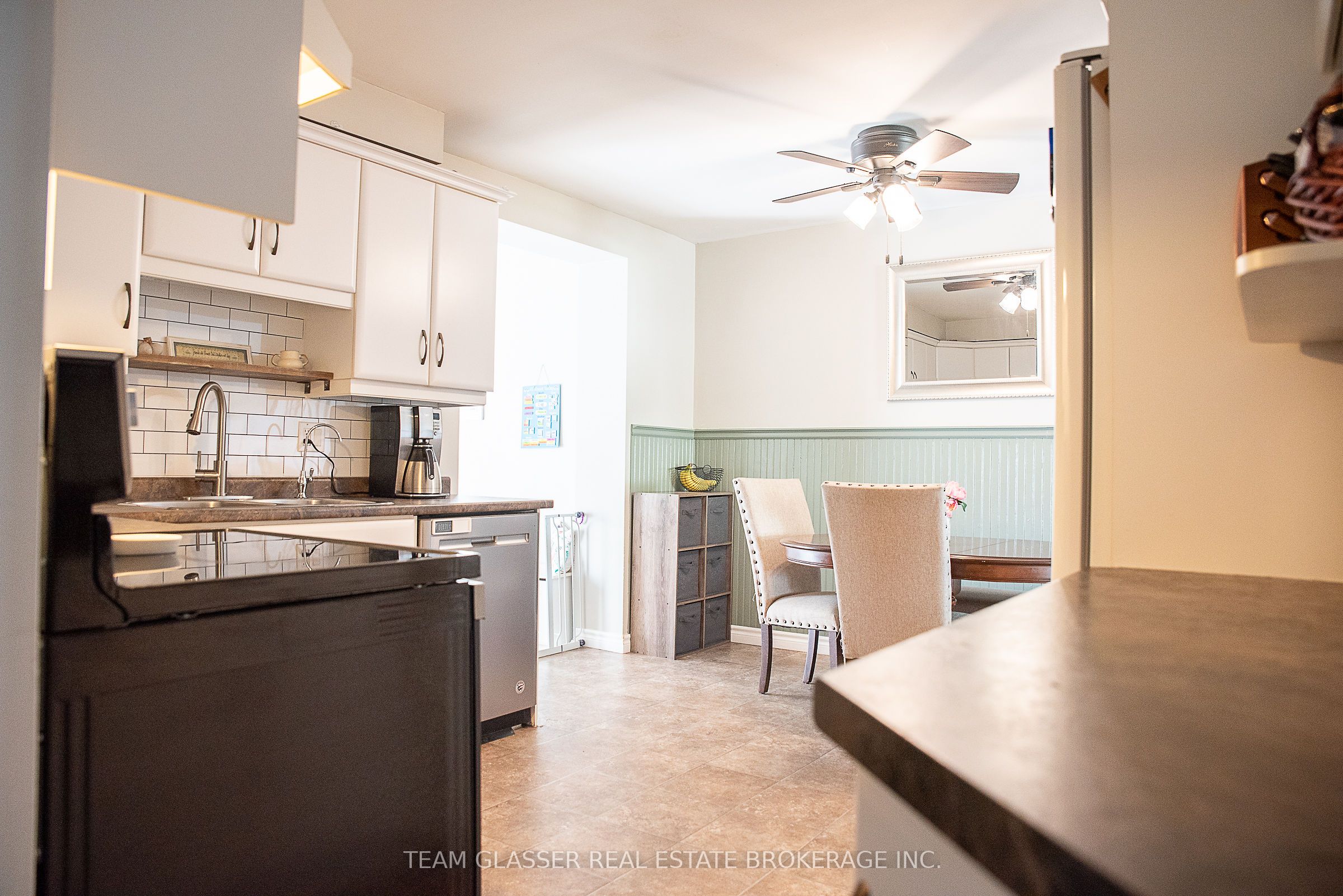 28 Parkview Heights Property Photo 6
