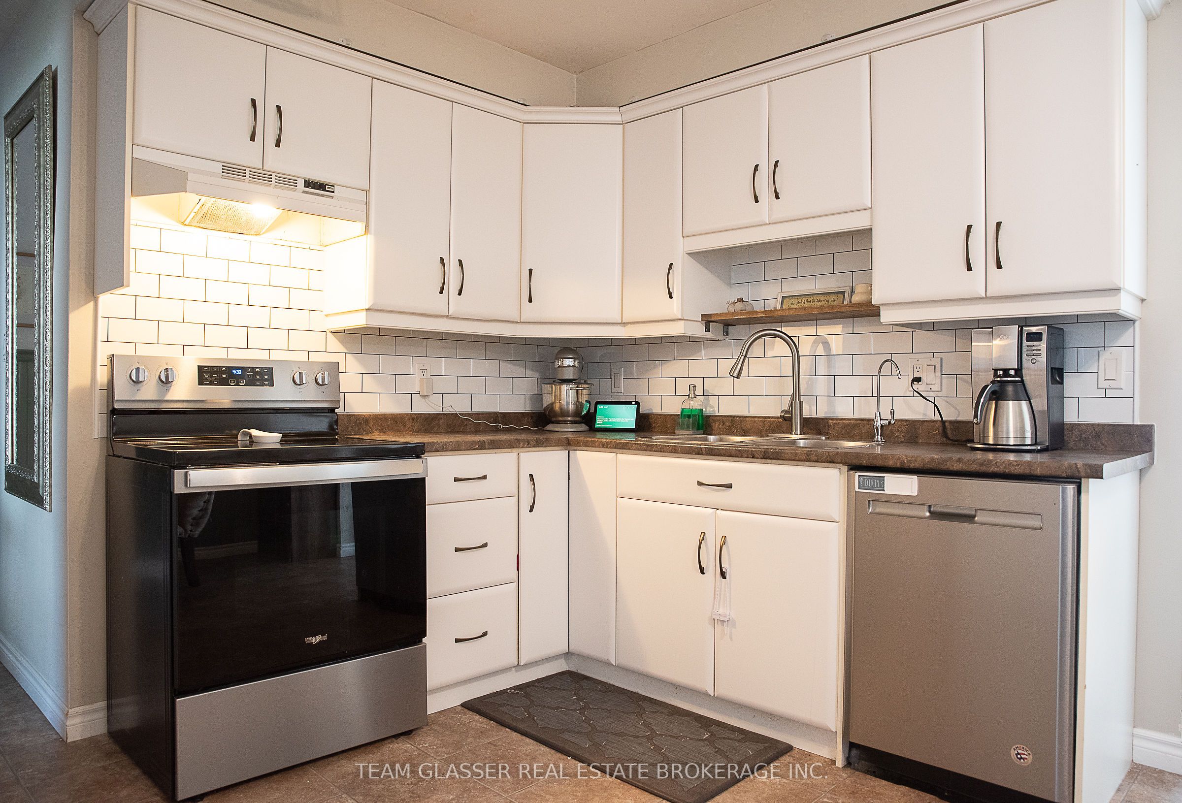 28 Parkview Heights Property Photo 7