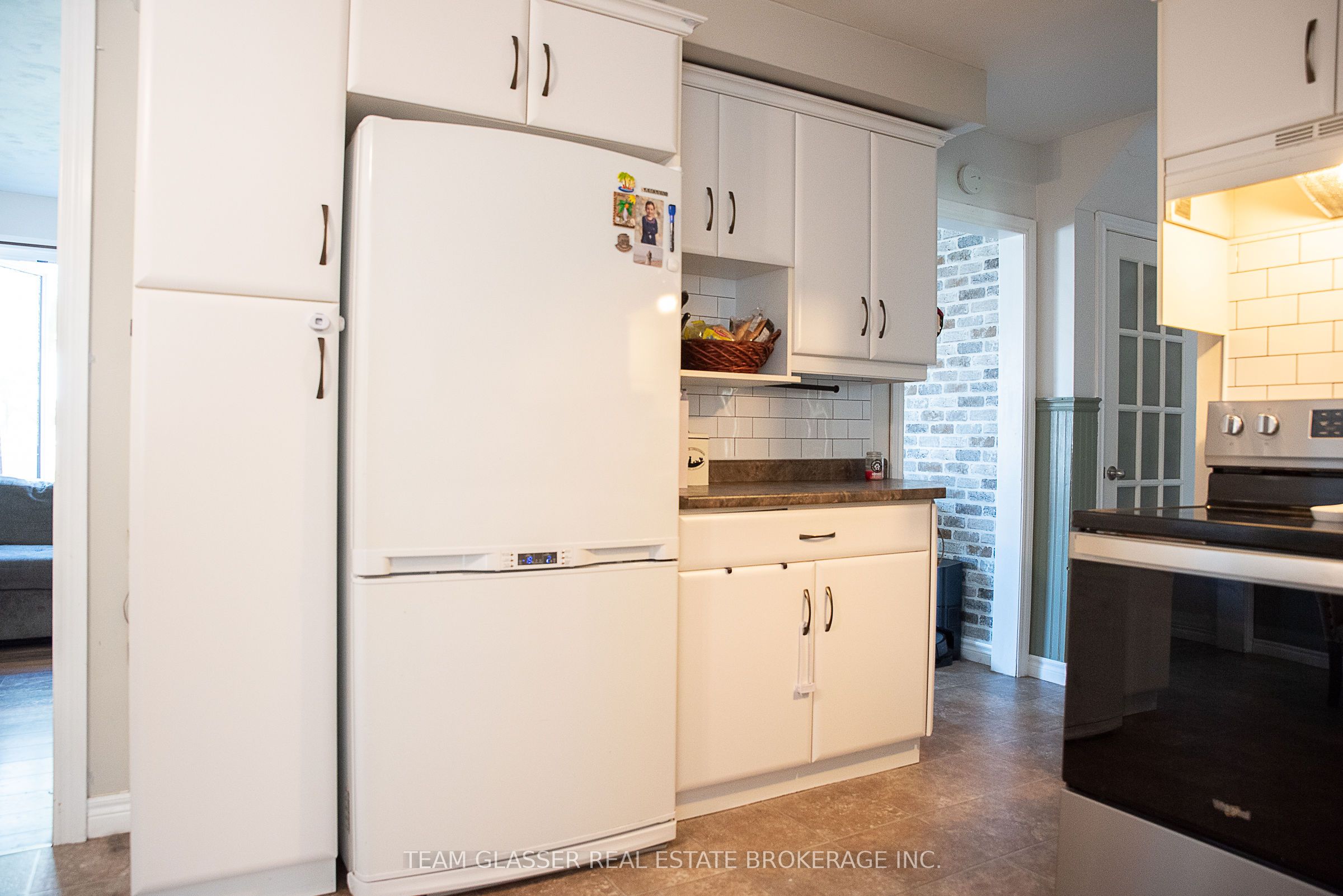 28 Parkview Heights Property Photo 8