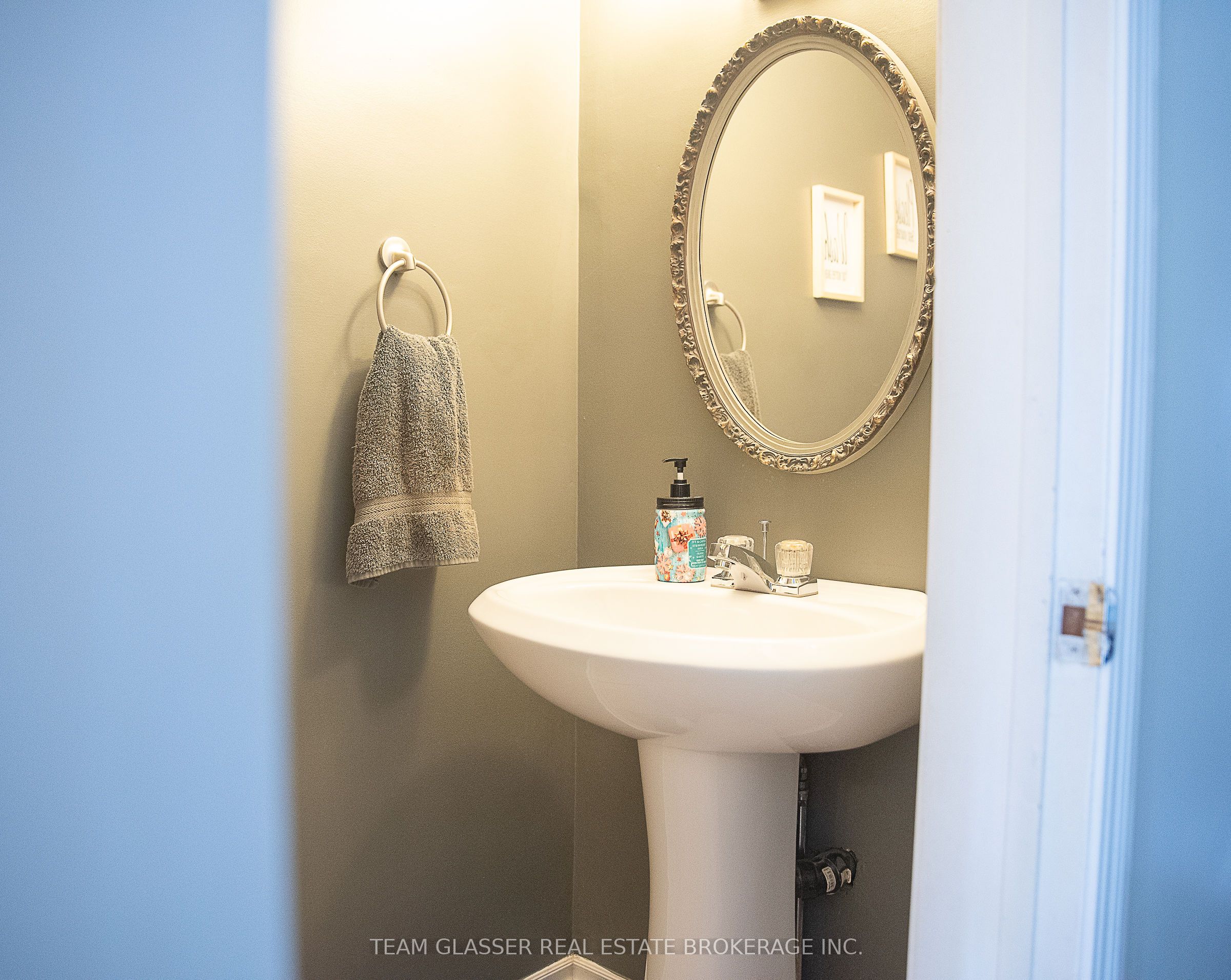 28 Parkview Heights Property Photo 14