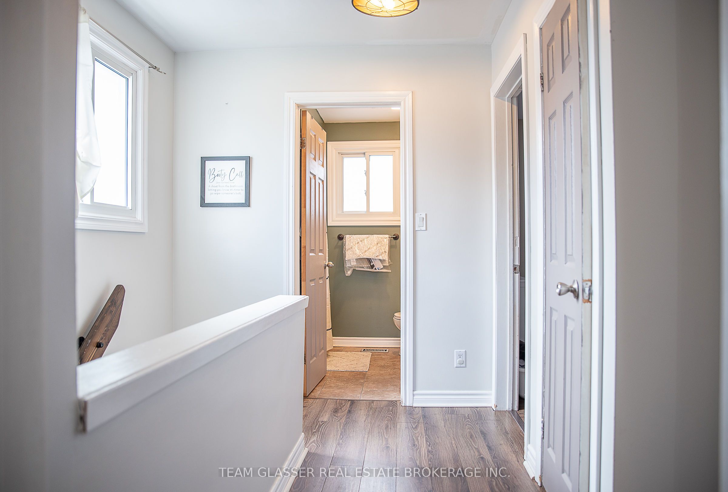 28 Parkview Heights Property Photo 18