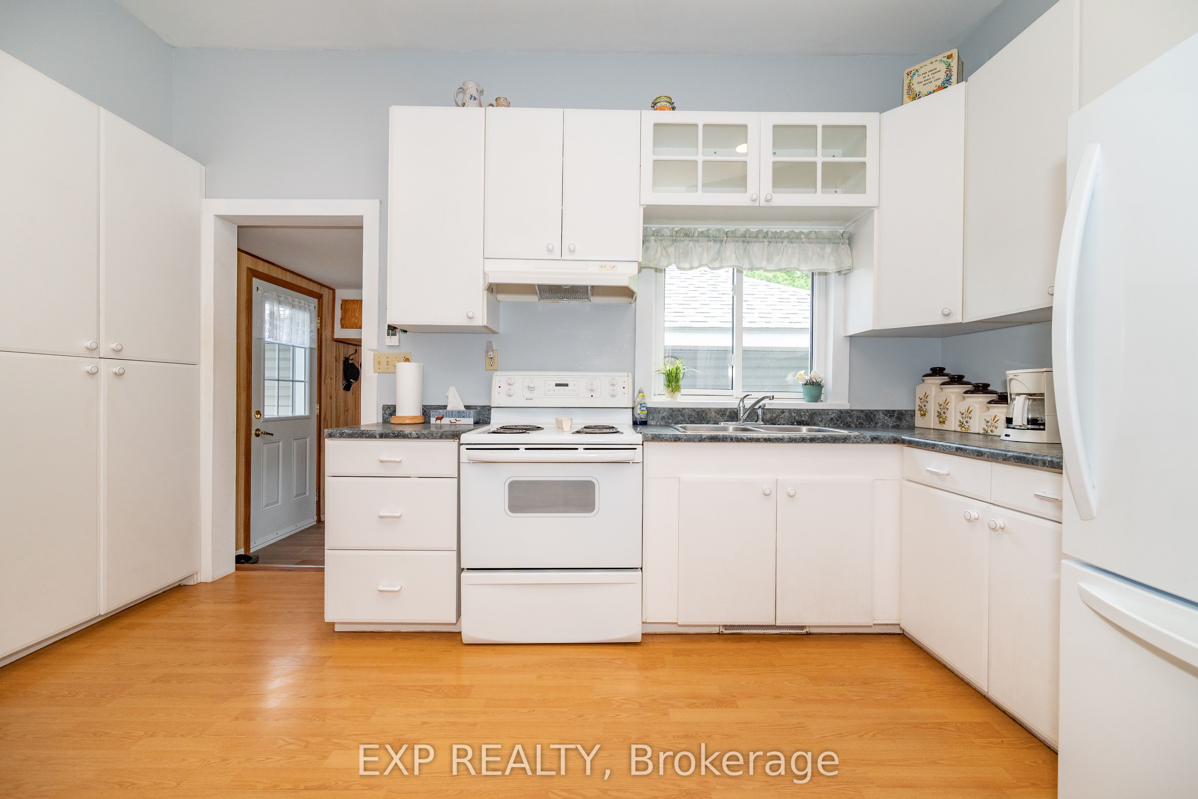 1618 Flat Road Property Photo 6