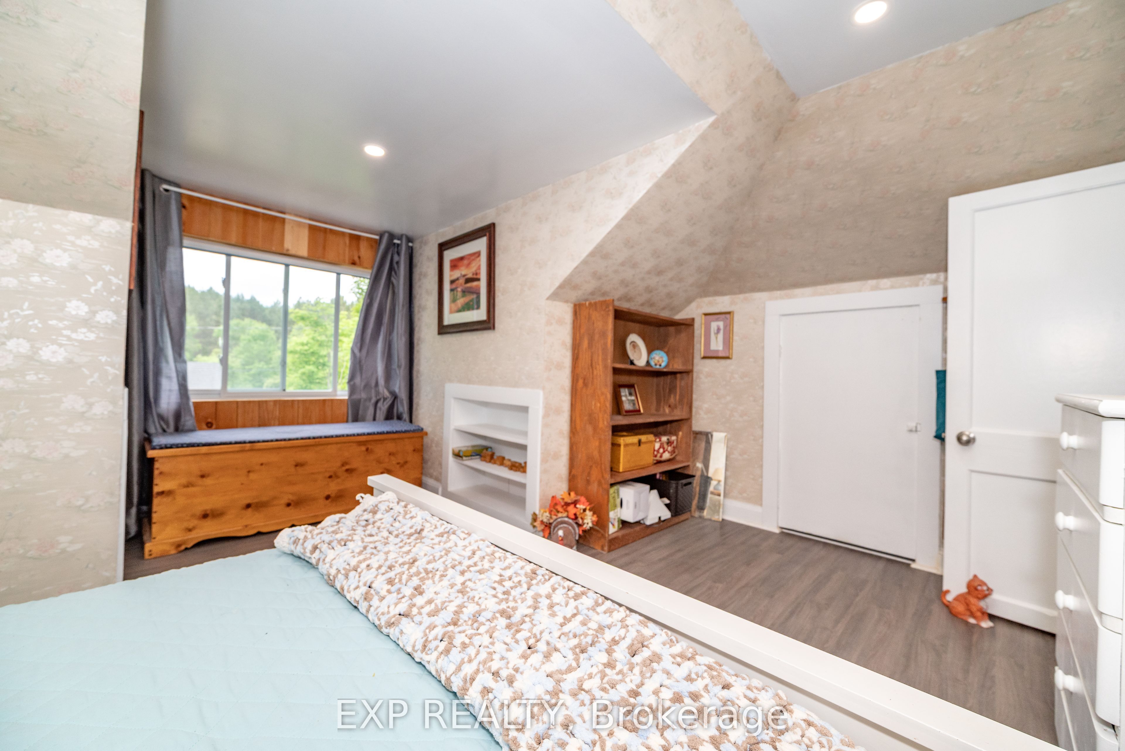1618 Flat Road Property Photo 31