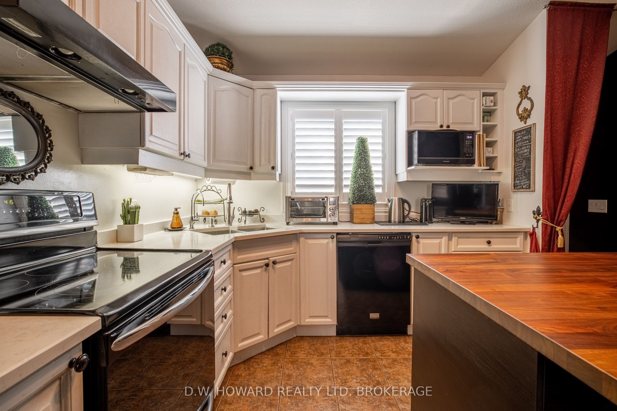 15 Meadowlark Drive Property Photo 14