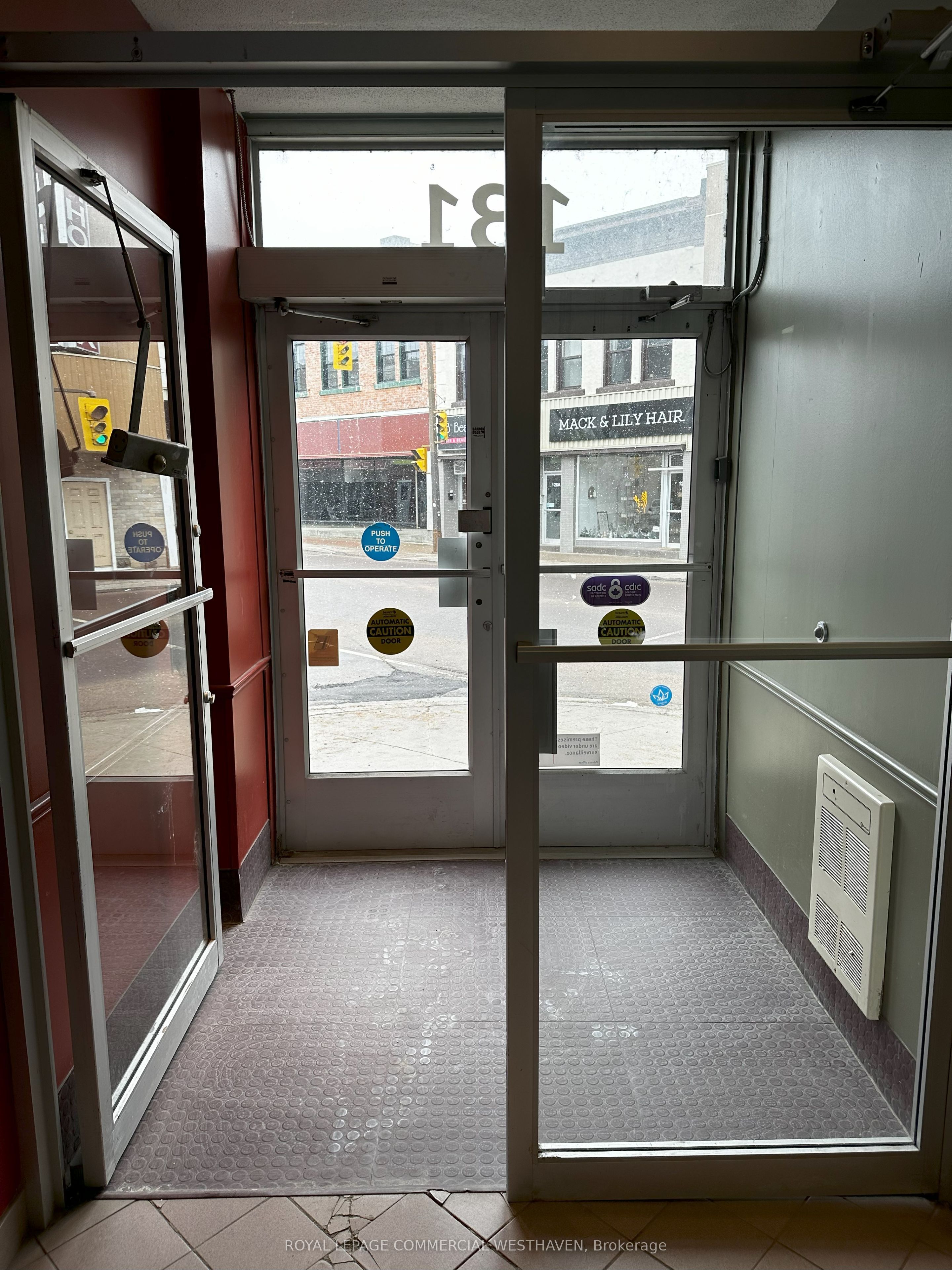 131 Pembroke Street W Property Photo 4
