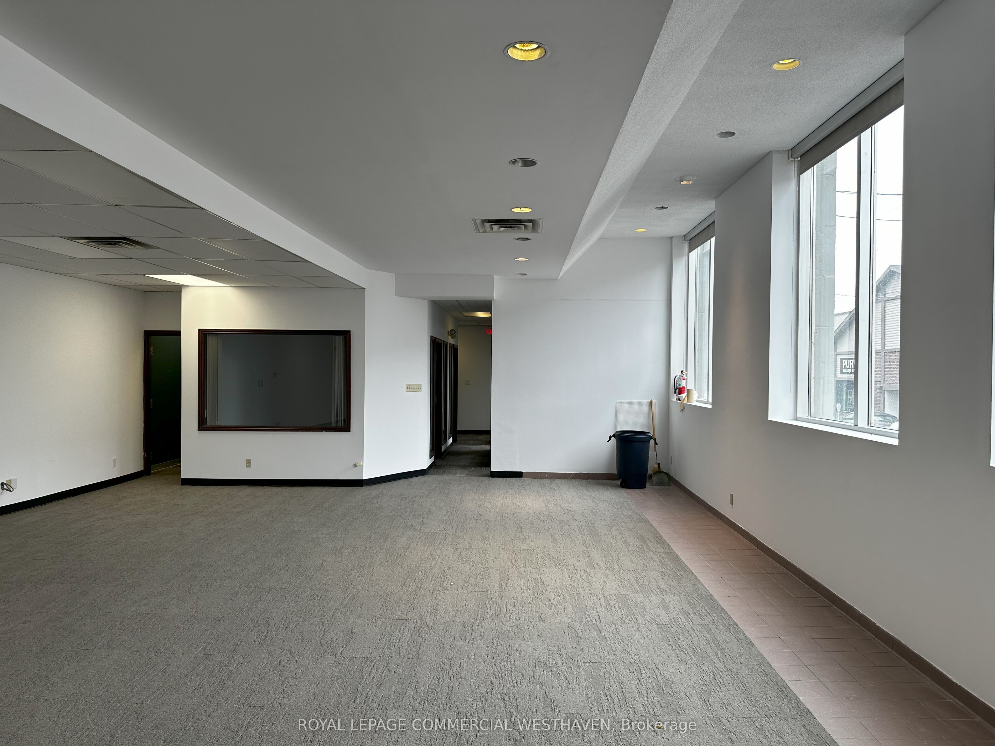 131 Pembroke Street W Property Photo 5