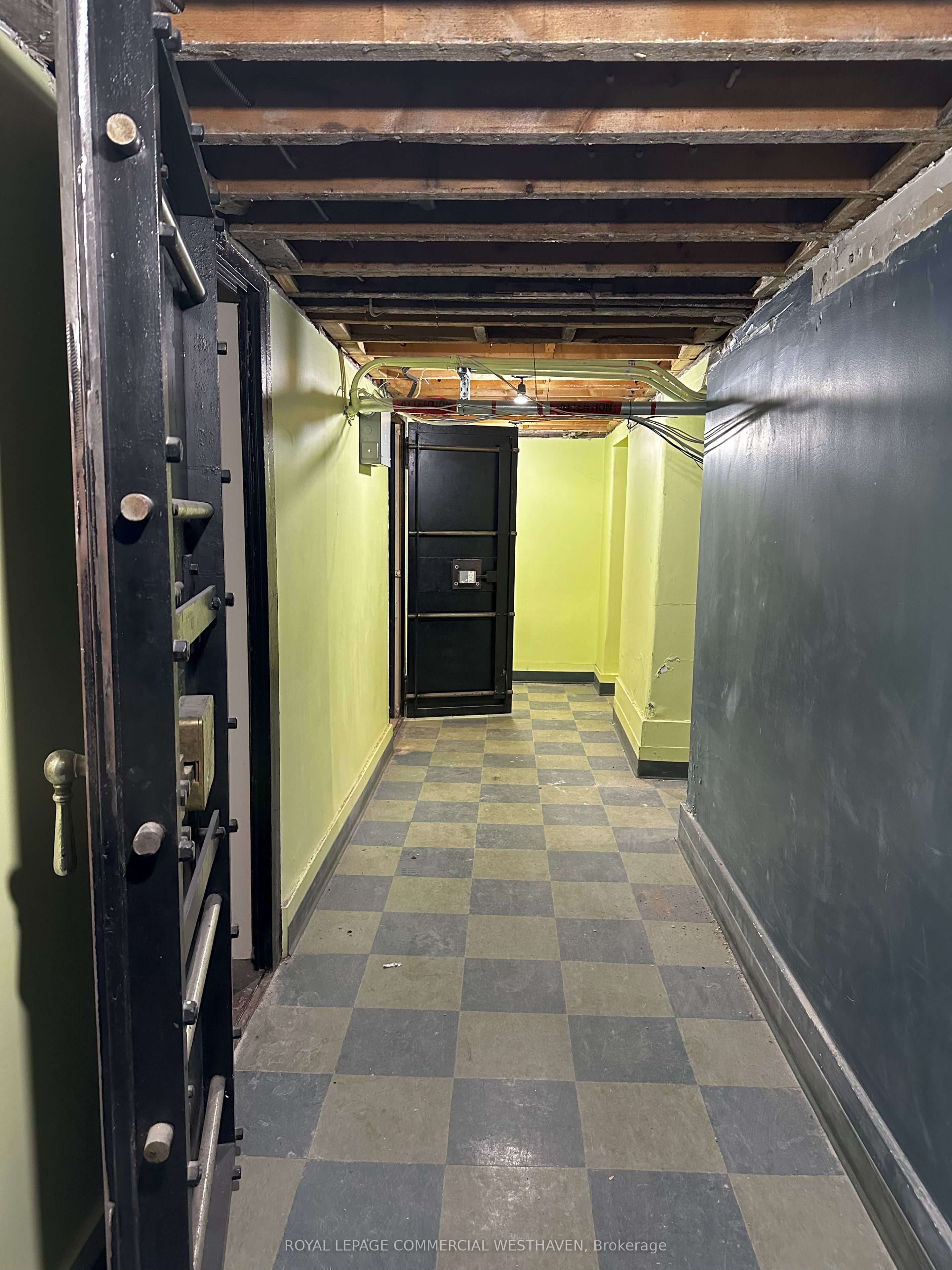 131 Pembroke Street W Property Photo 11