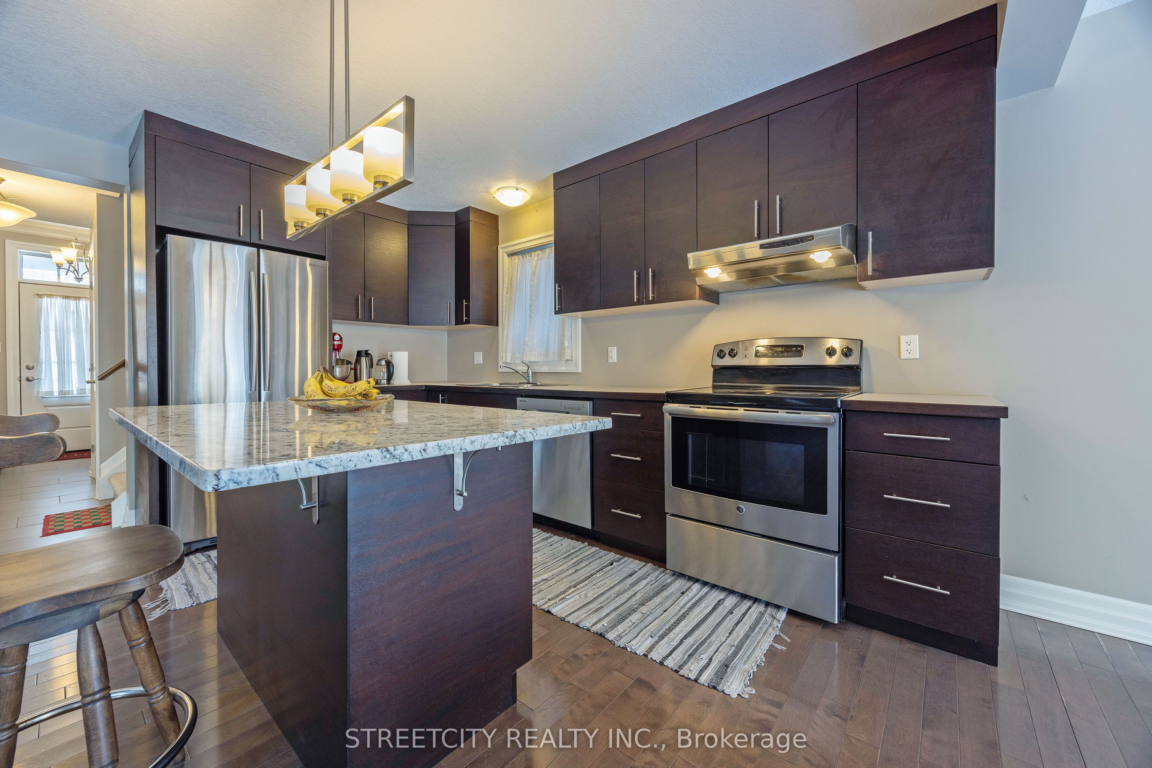 490 Phyllis Street Property Photo 11