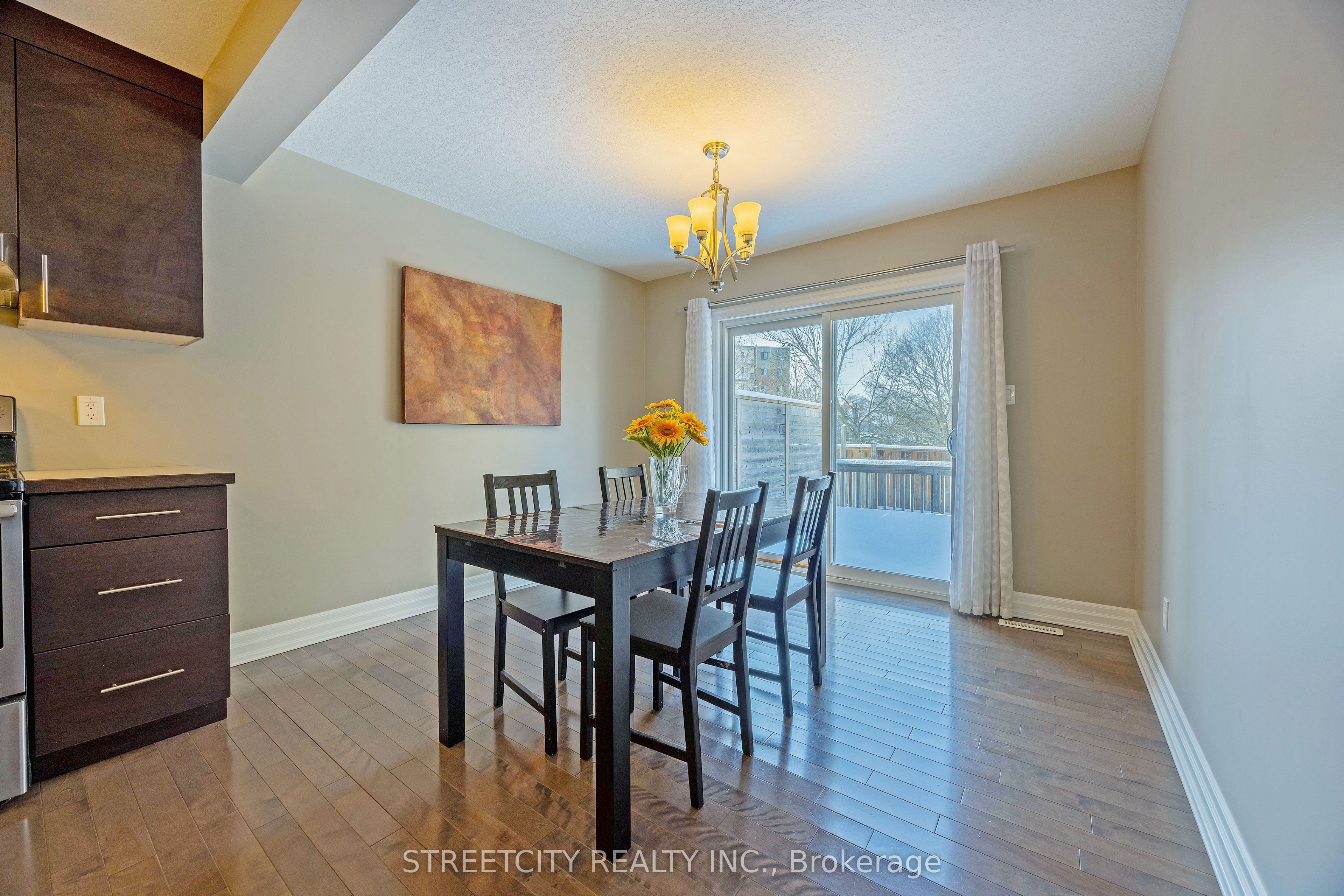 490 Phyllis Street Property Photo 13