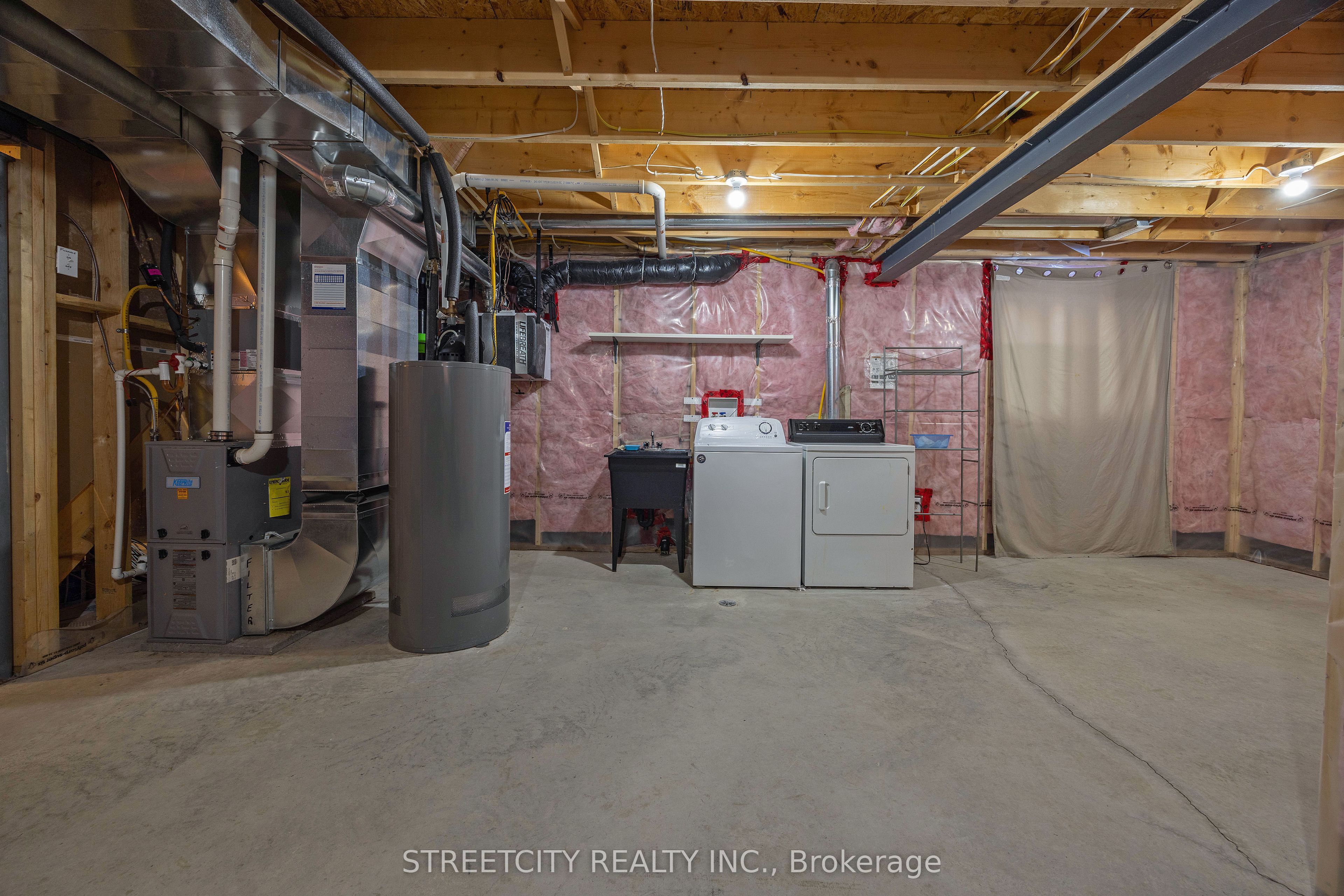 490 Phyllis Street Property Photo 20