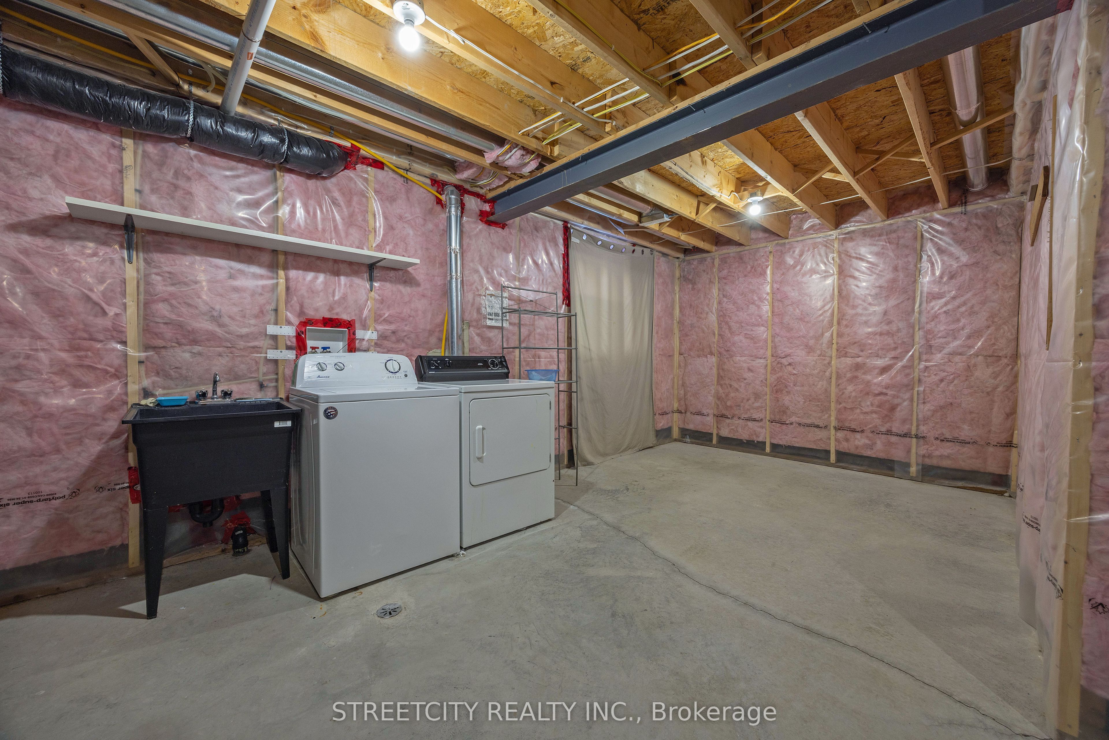 490 Phyllis Street Property Photo 21