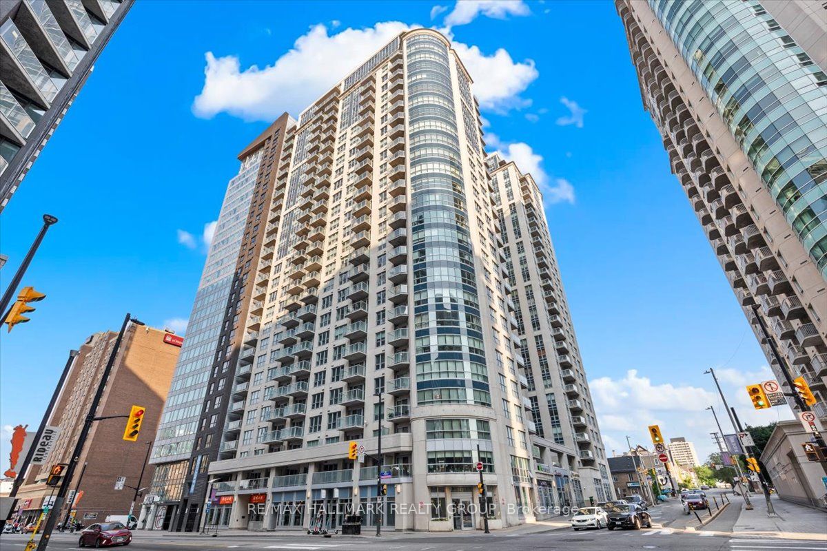 242 Rideau Street 206