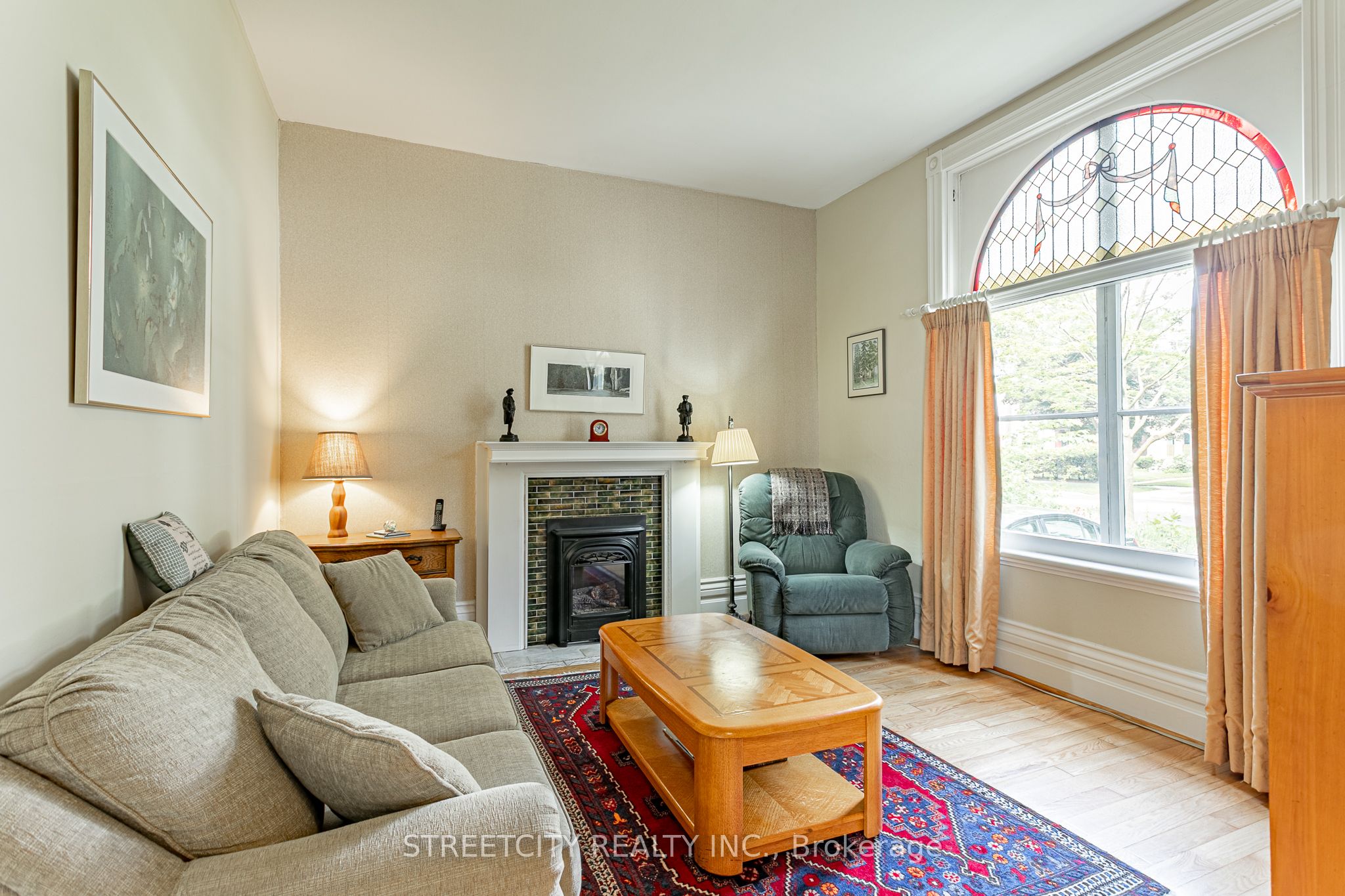 319 Piccadilly Street Property Photo 6
