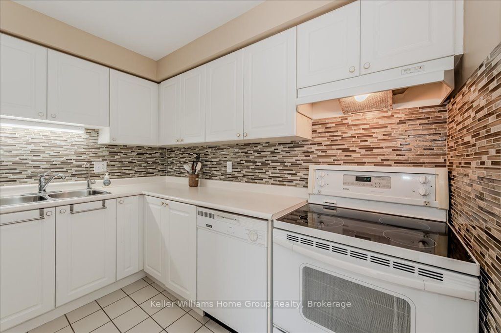 245 Queen Street W 301 Property Photo 15