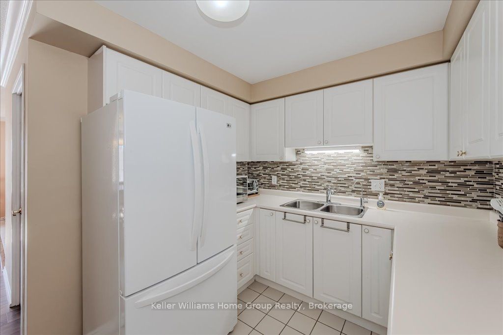 245 Queen Street W 301 Property Photo 16