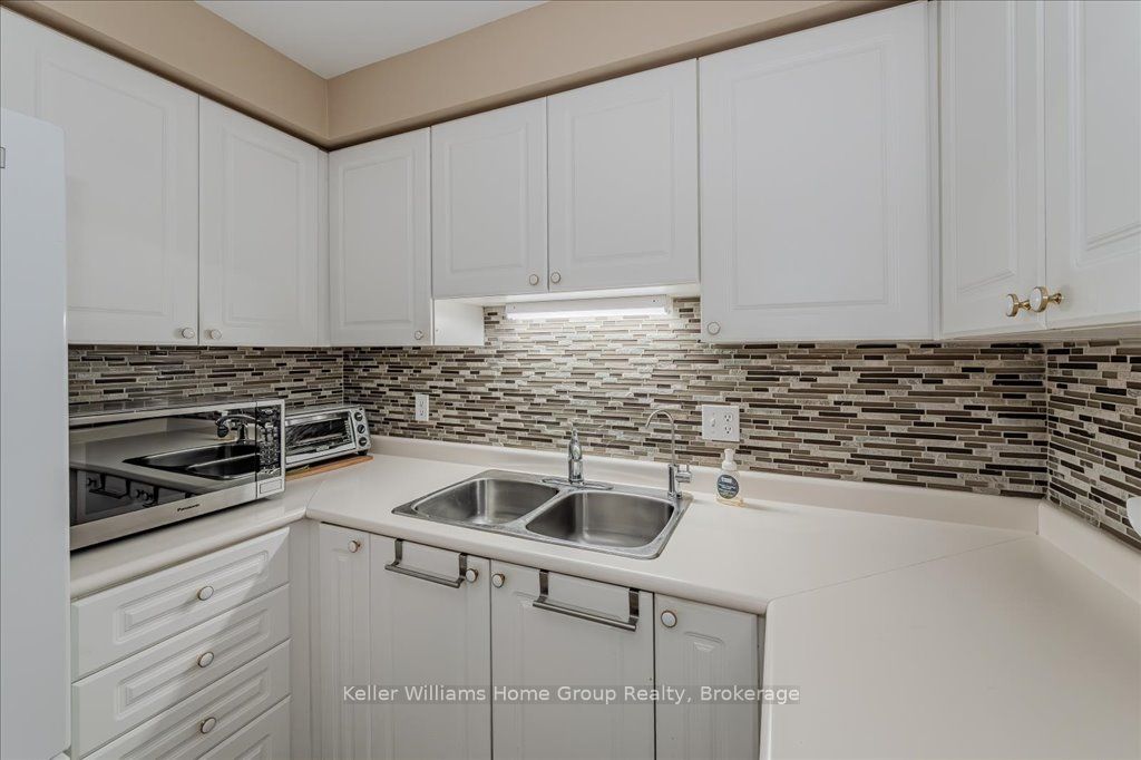 245 Queen Street W 301 Property Photo 17