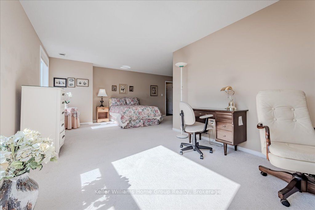 245 Queen Street W 301 Property Photo 24