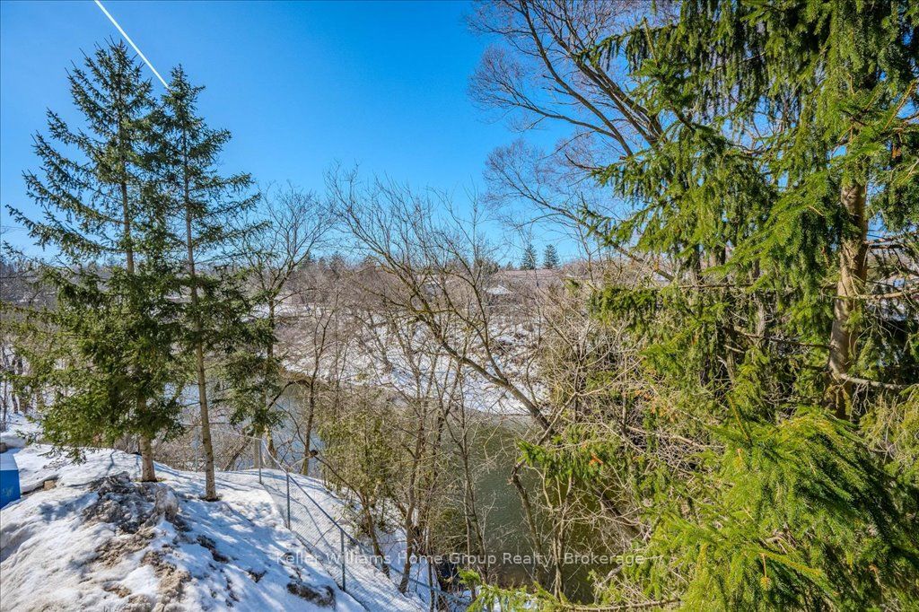 245 Queen Street W 301 Property Photo 36