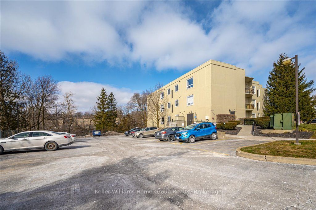 245 Queen Street W 301 Property Photo 40