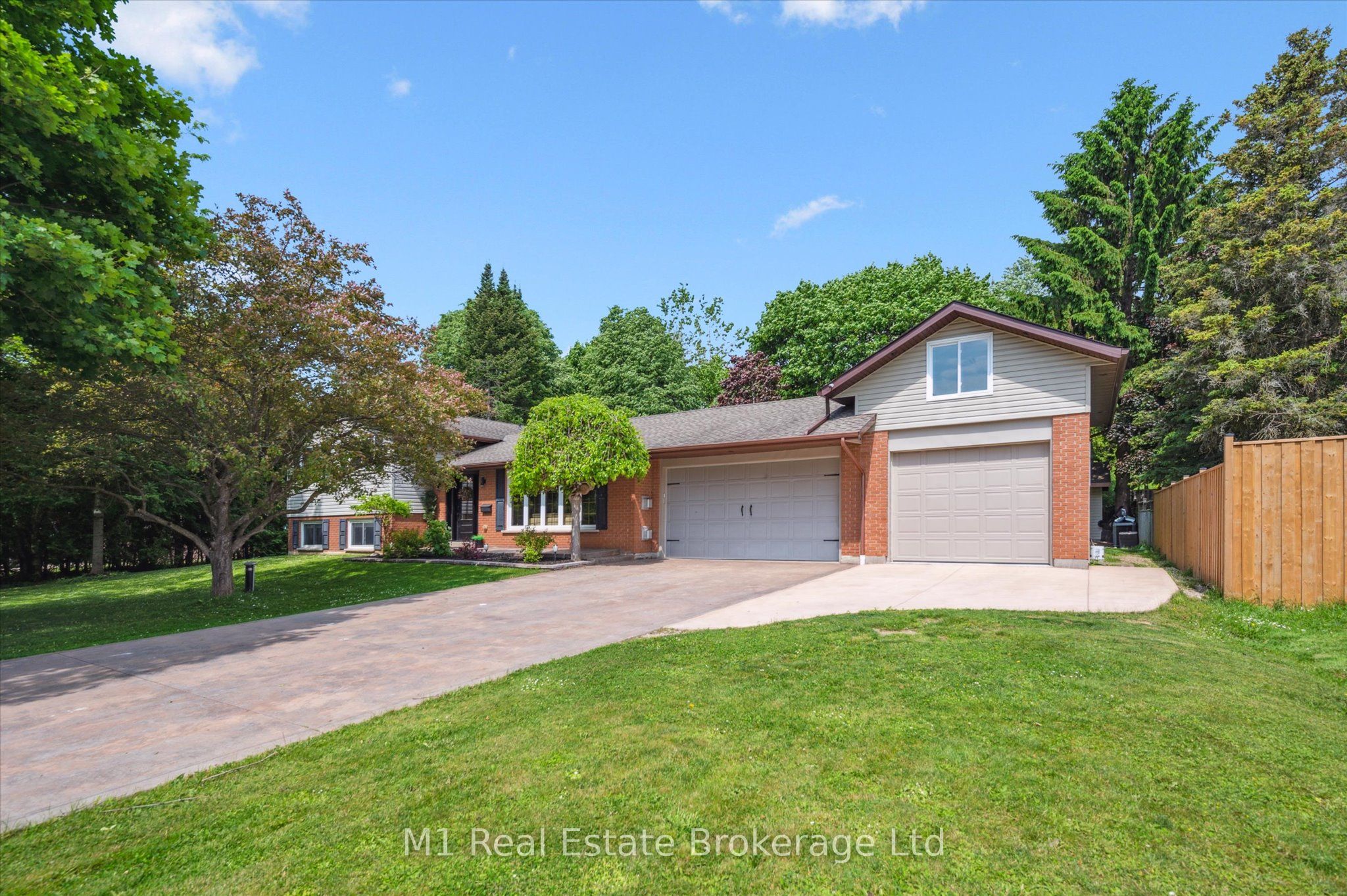 765 Bon Accord Street Property Photo 1