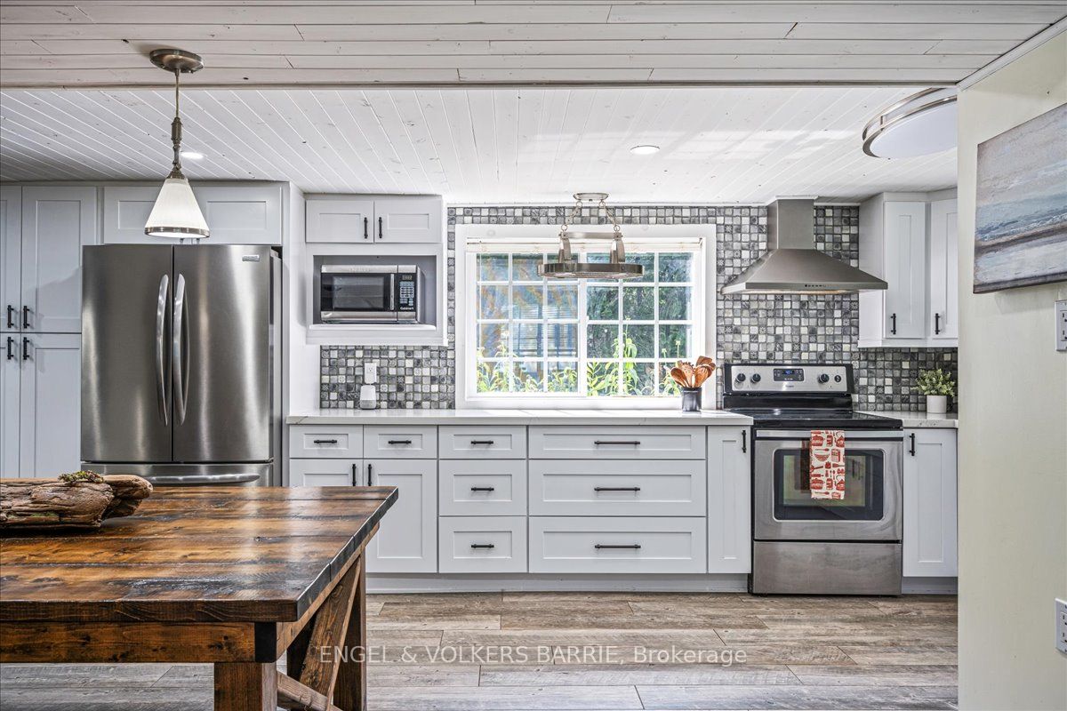 1057 Severn River Road Property Photo 4