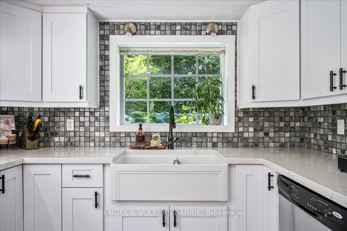 1057 Severn River Road Property Photo 5