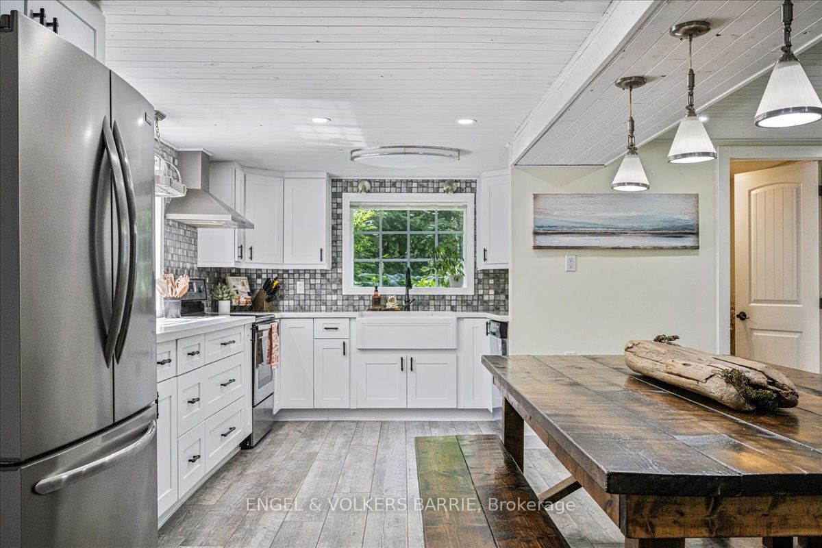 1057 Severn River Road Property Photo 6