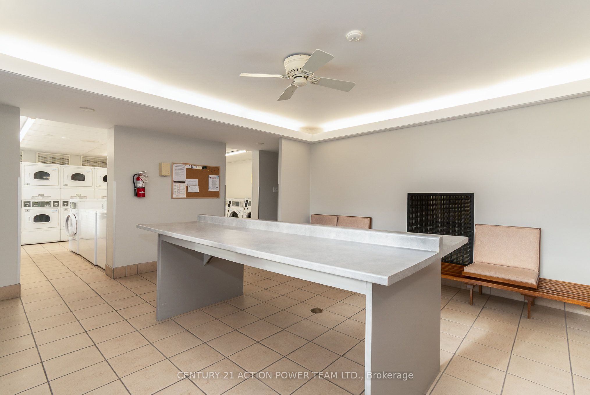 915 Elmsmere Road 707 Property Photo 14
