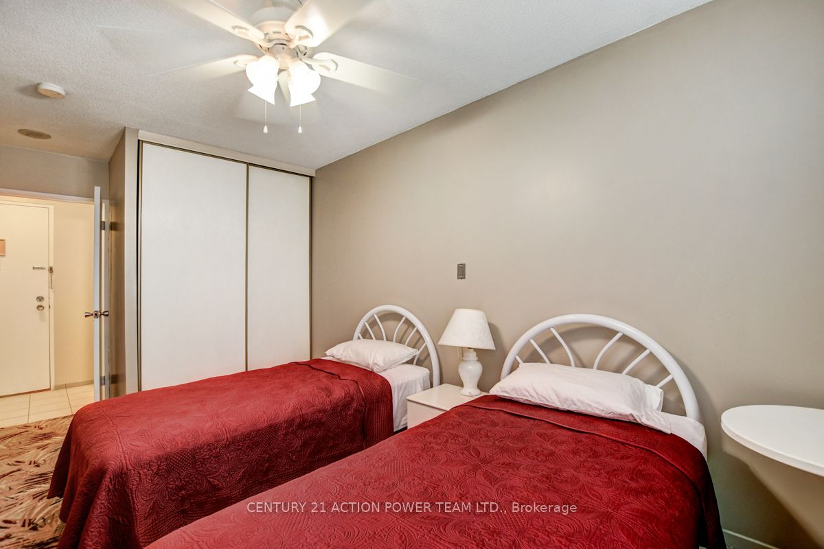 915 Elmsmere Road 707 Property Photo 24
