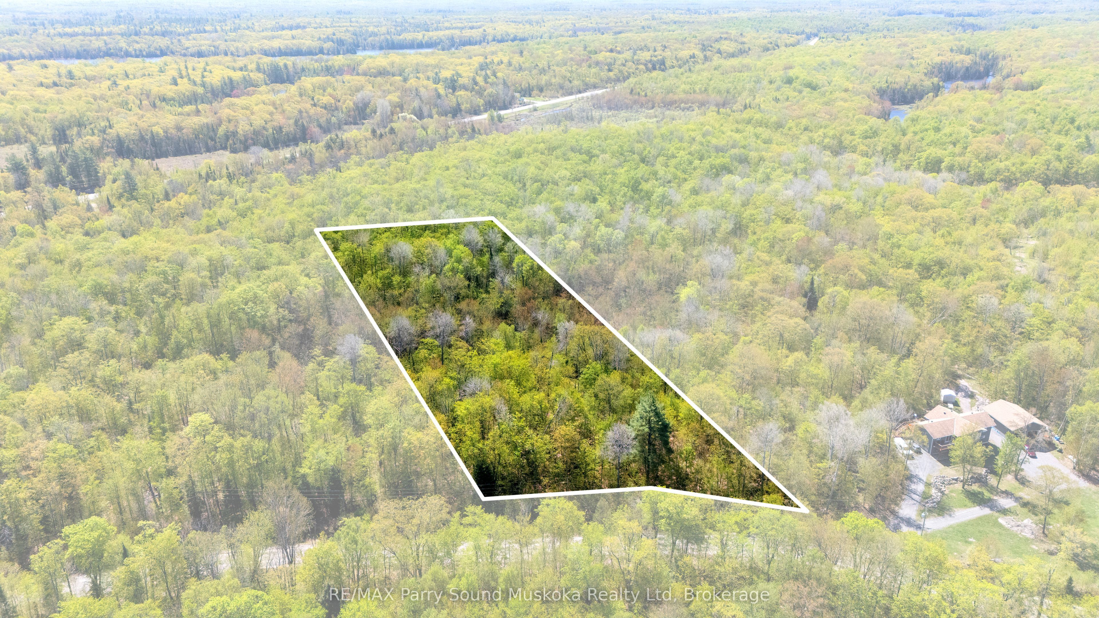 1835 Lorimer Lake Road Property Photo 1