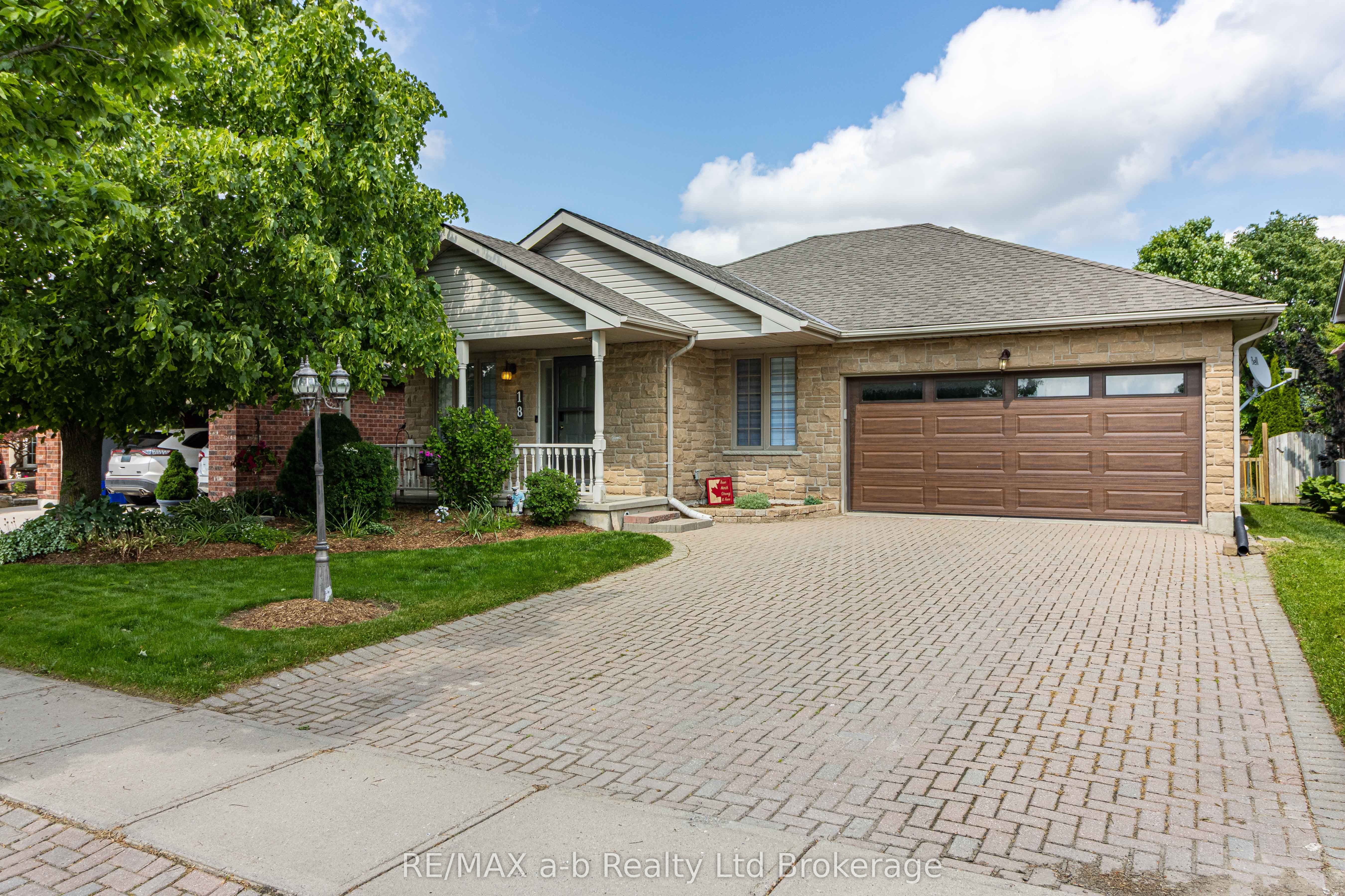 18 Oriole Crescent