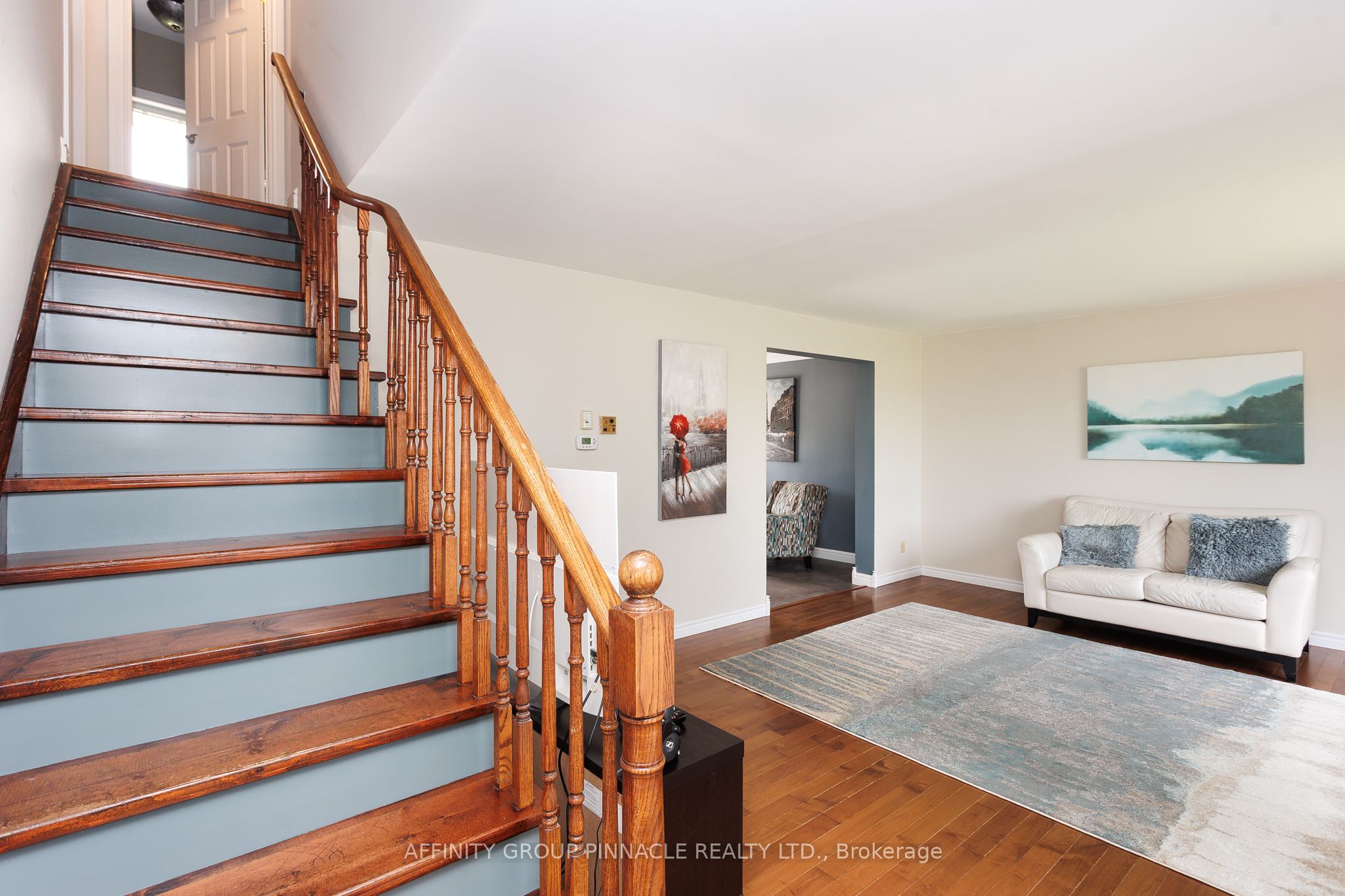 730 The Glen Road Property Photo 10