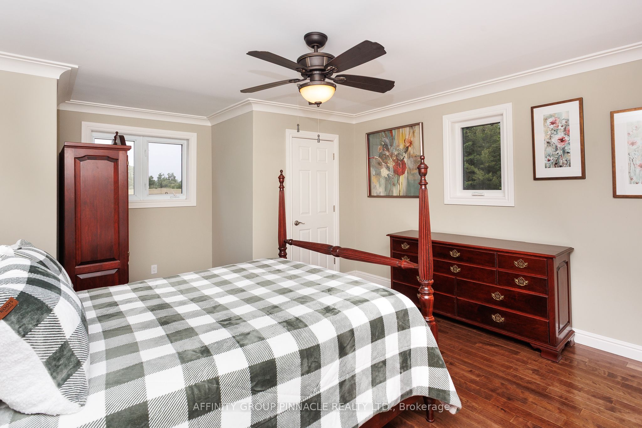 730 The Glen Road Property Photo 34