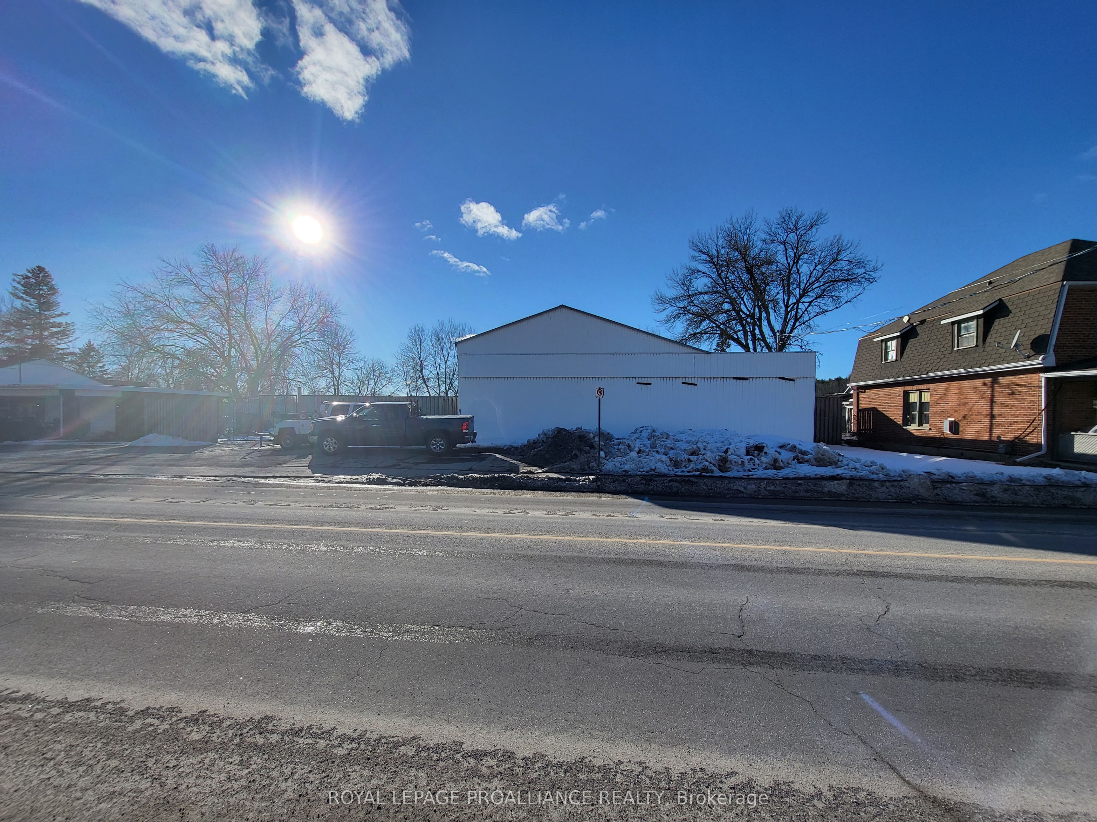 439 Ashley Street Property Photo 2