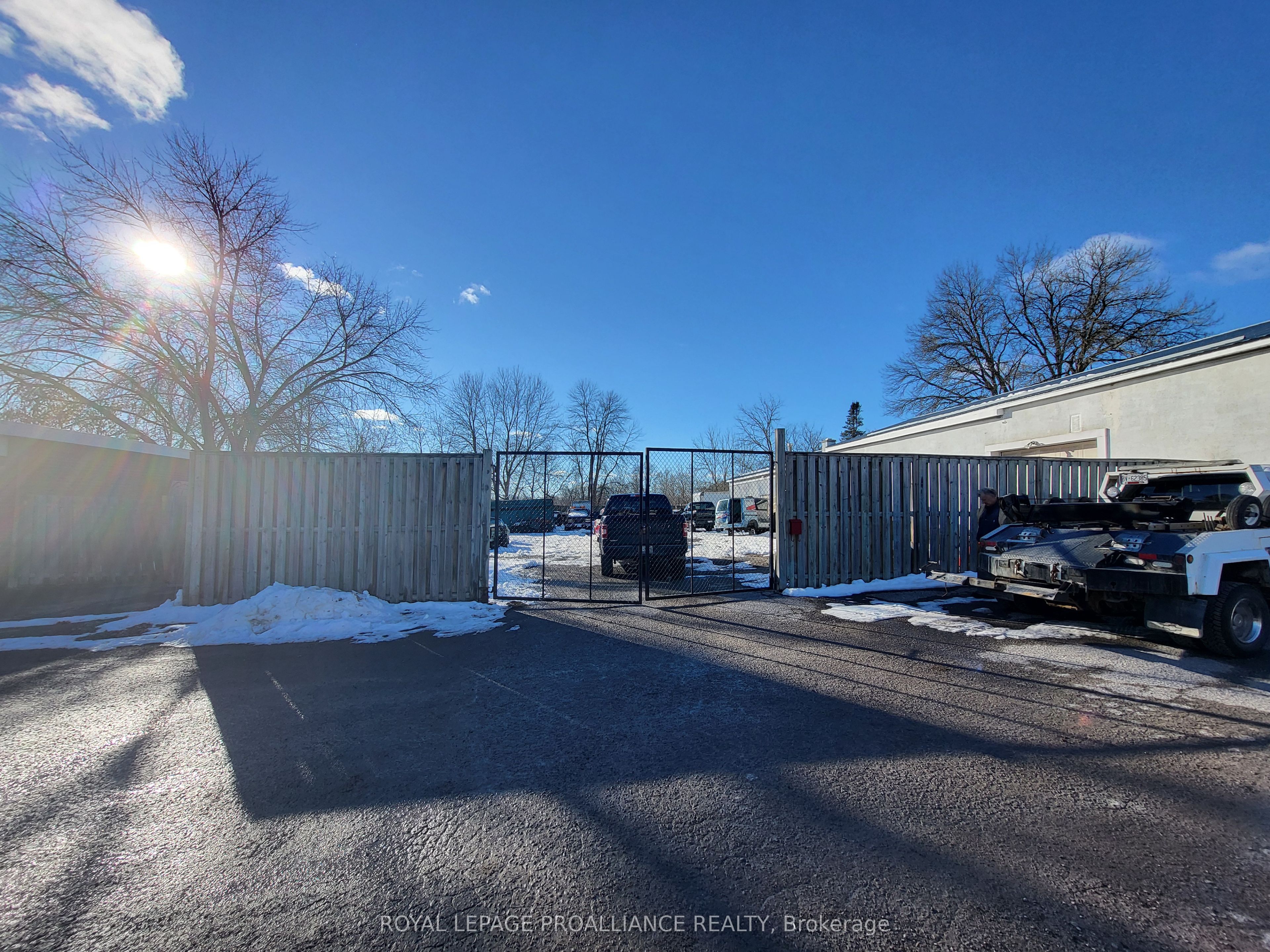 439 Ashley Street Property Photo 3