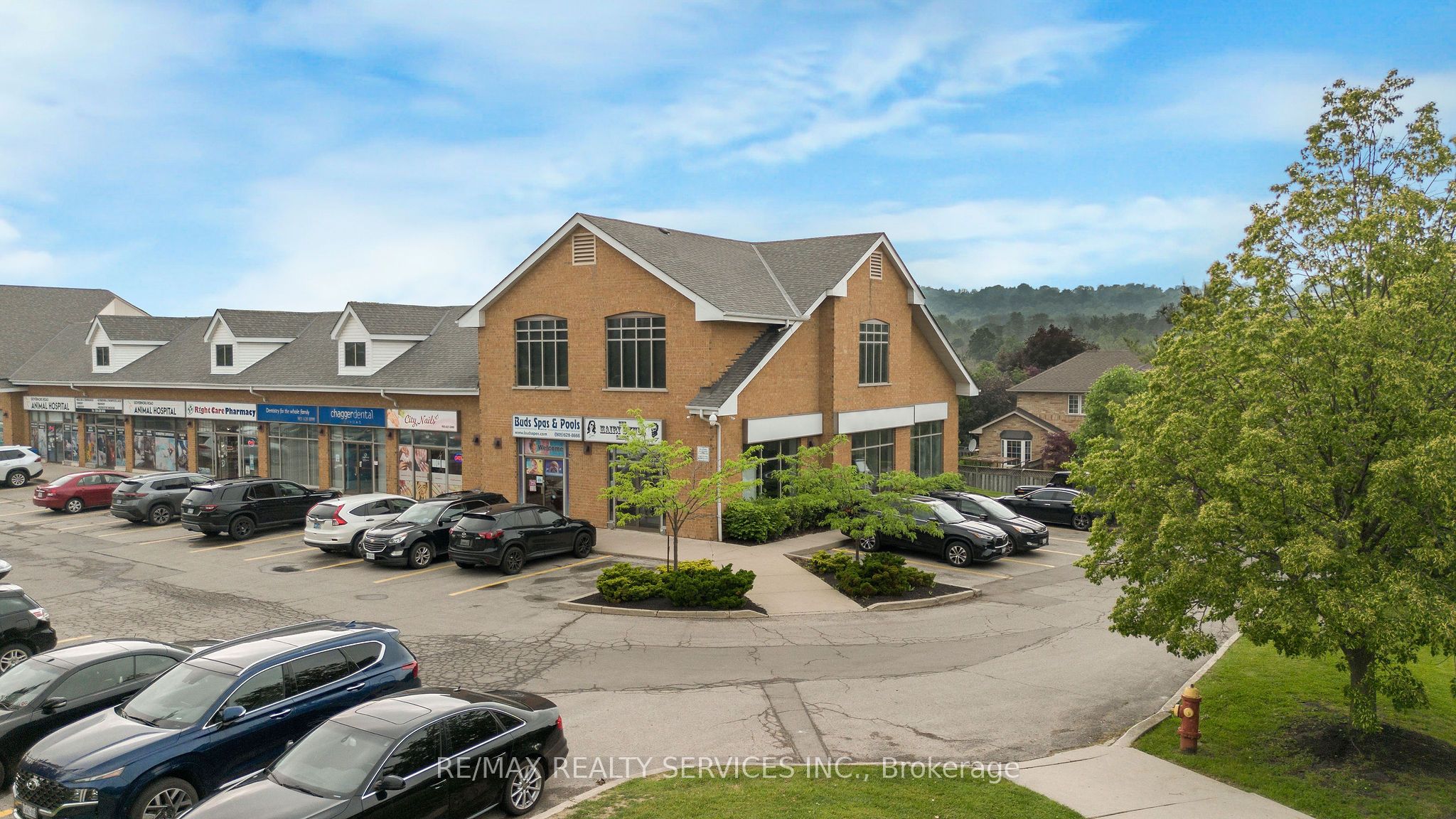 #12 - 2 Castlewood Boulevard Property Photo 1