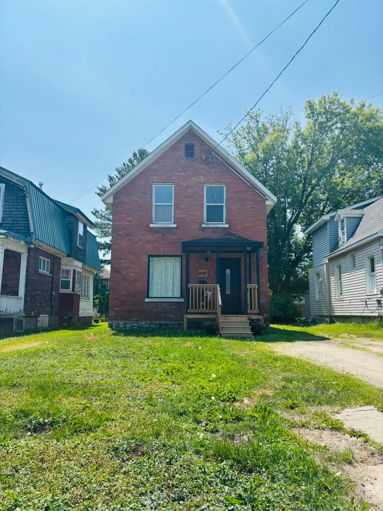439 2nd Ave E Property Photo 1