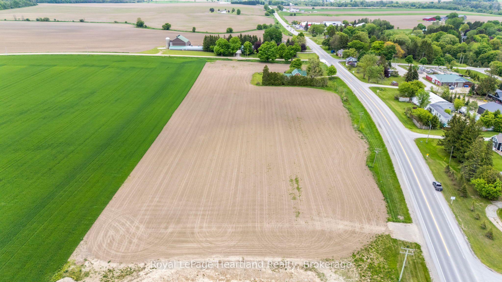 2033 Harriston Road Property Photo 2